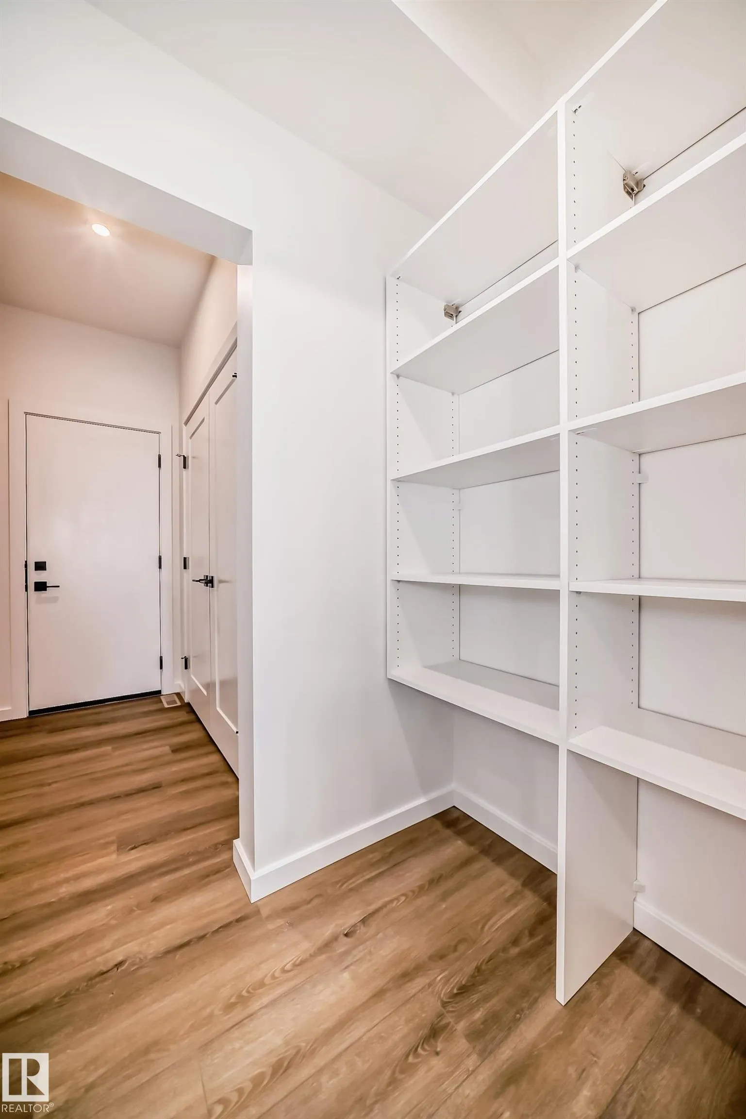 1362 AINSLIE Wynd