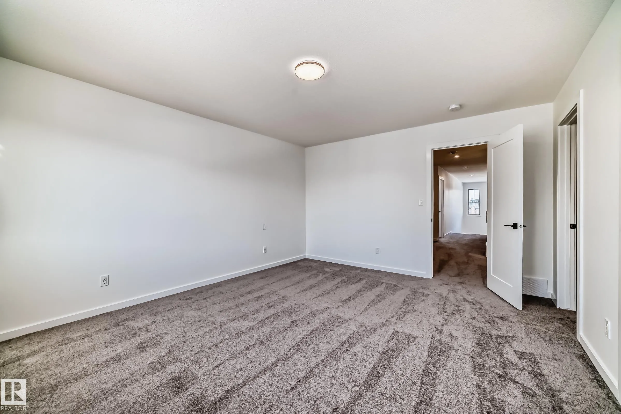 1362 AINSLIE Wynd