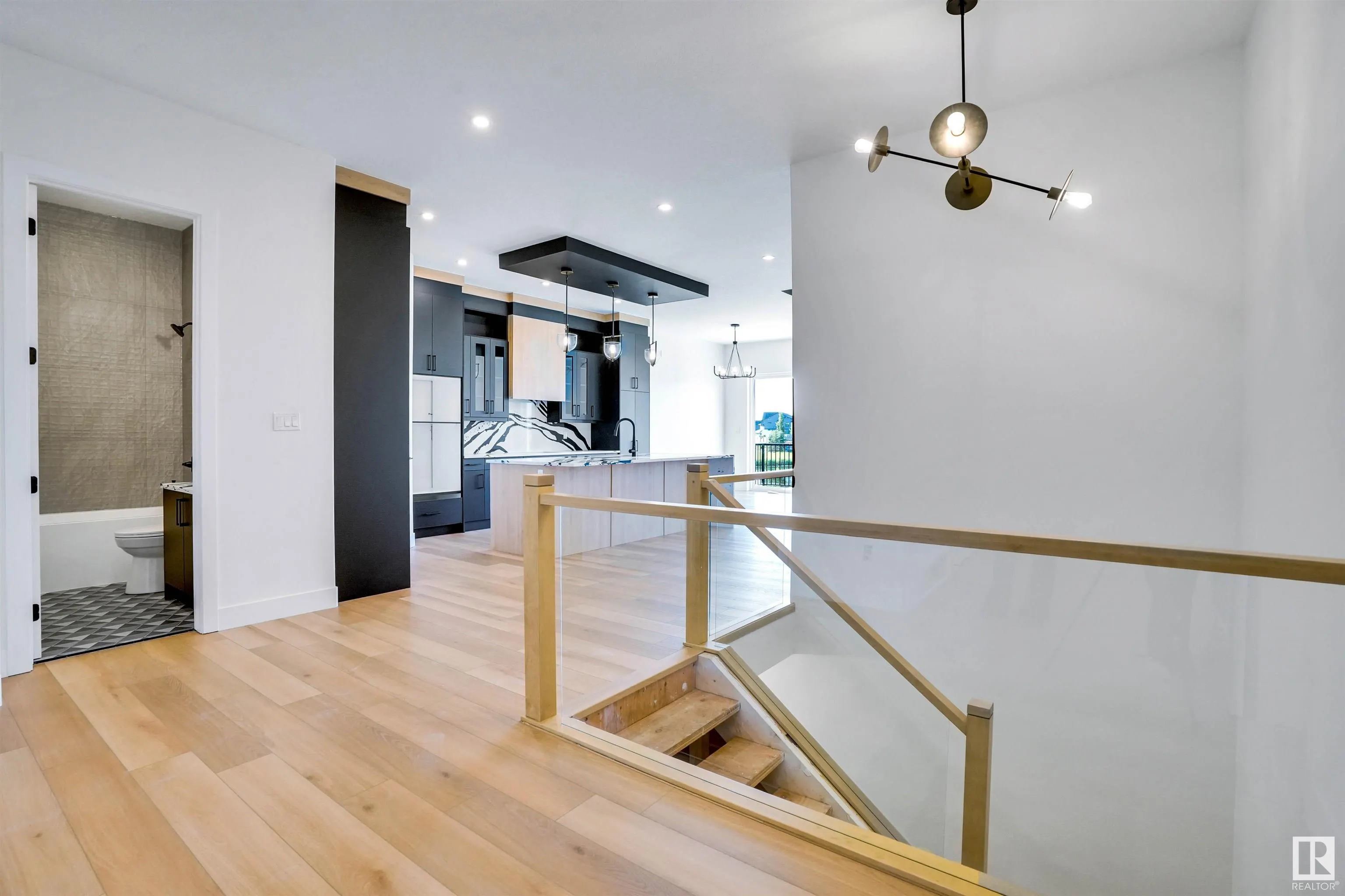 27 ROSEWOOD Way