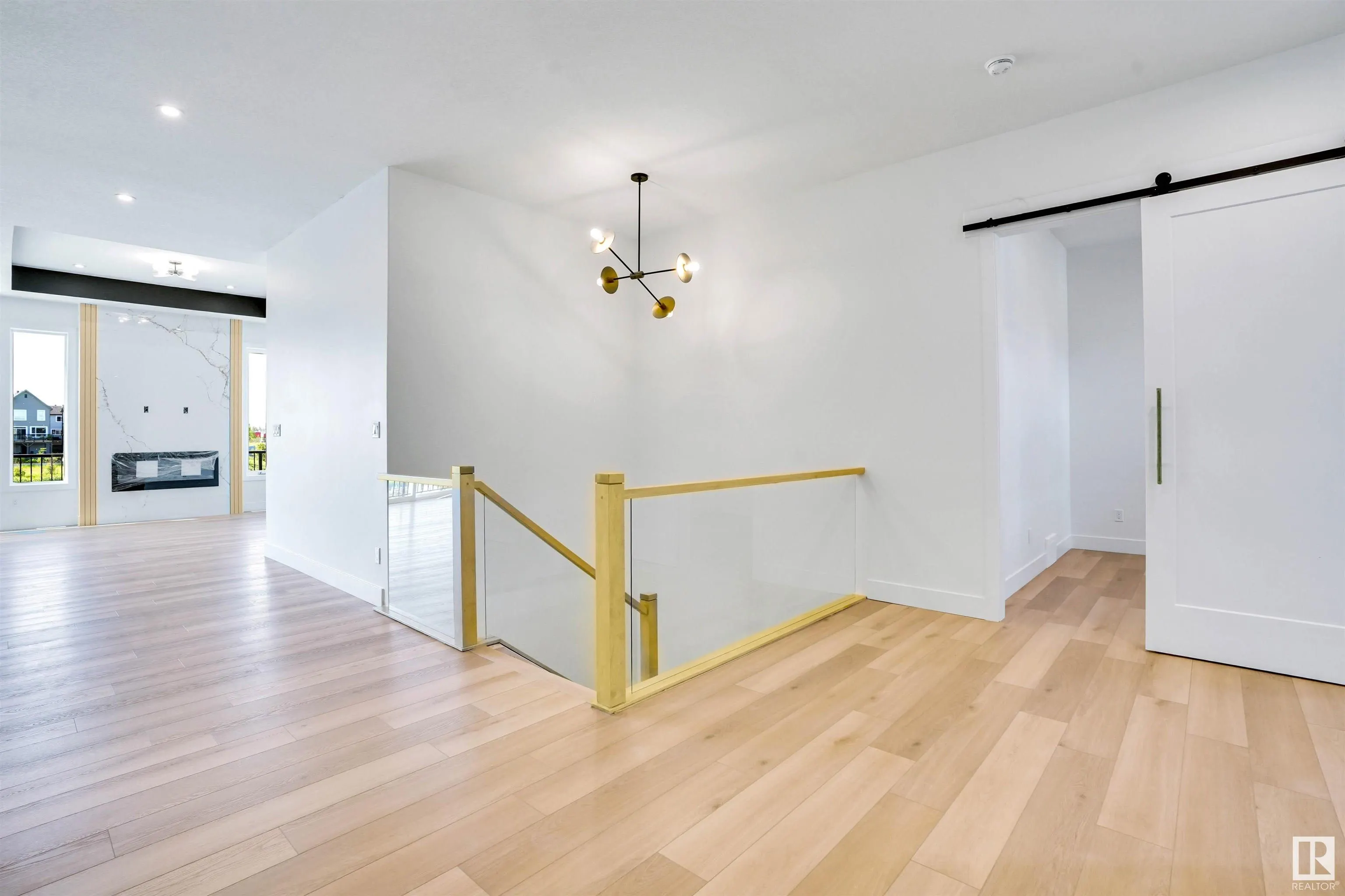 27 ROSEWOOD Way