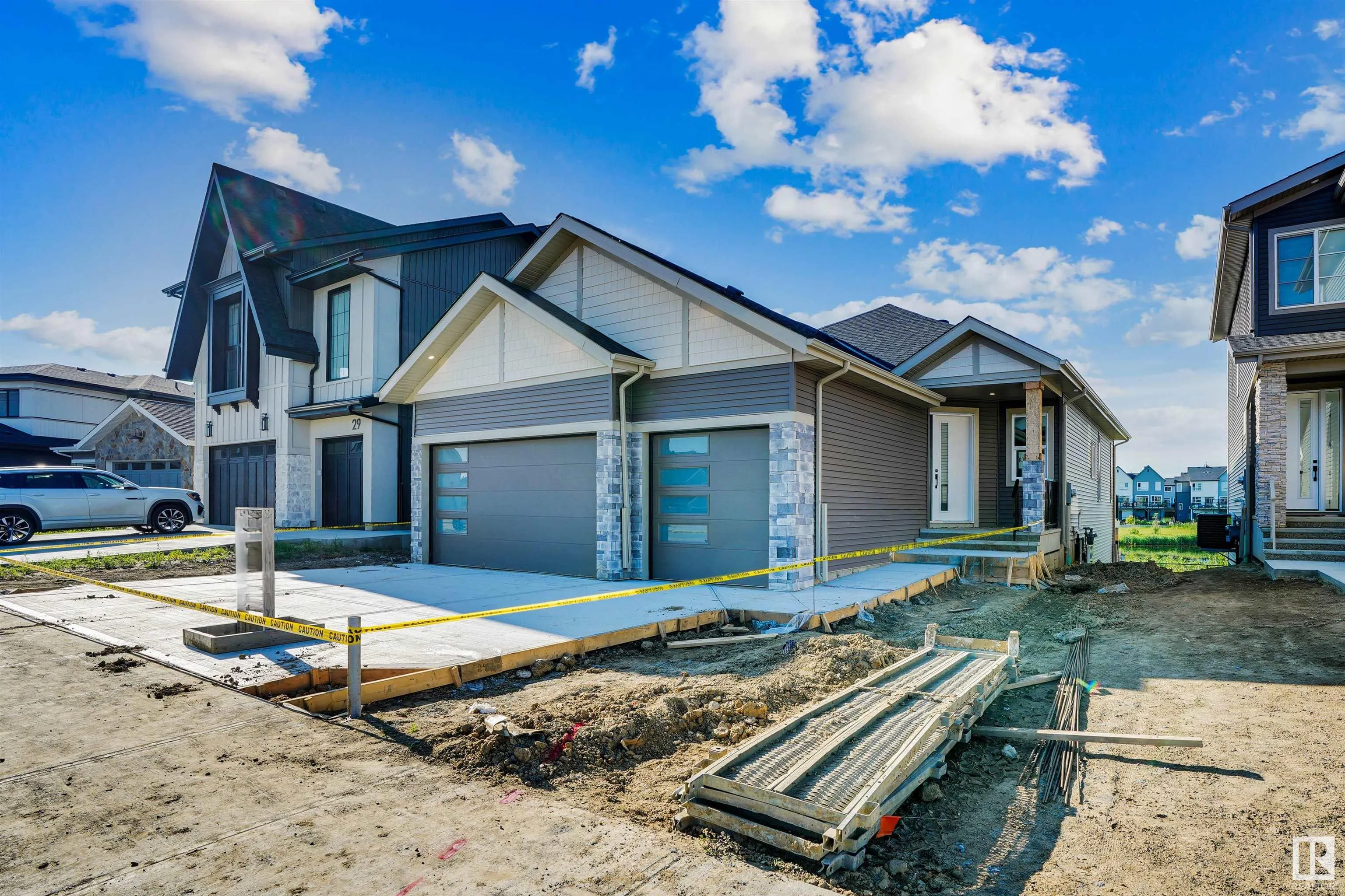 27 ROSEWOOD Way