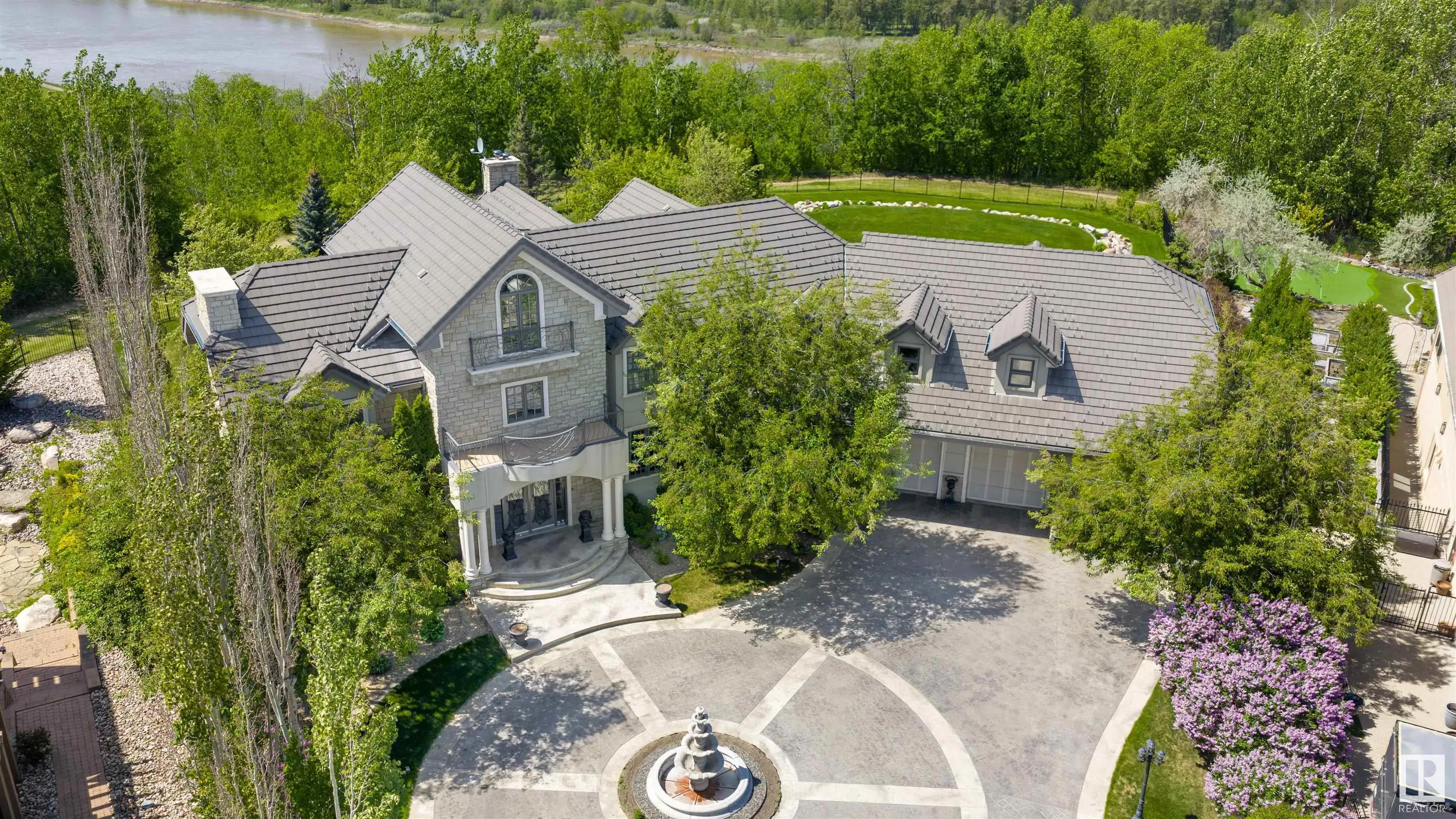 74 WINDERMERE Drive