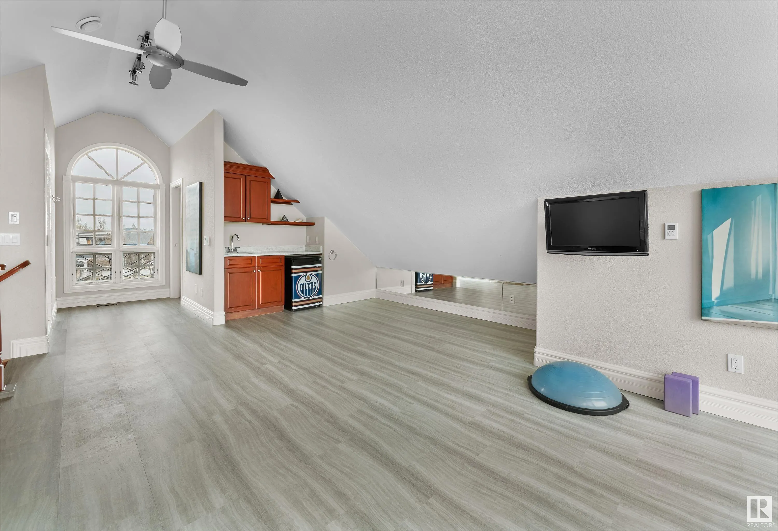 74 WINDERMERE Drive