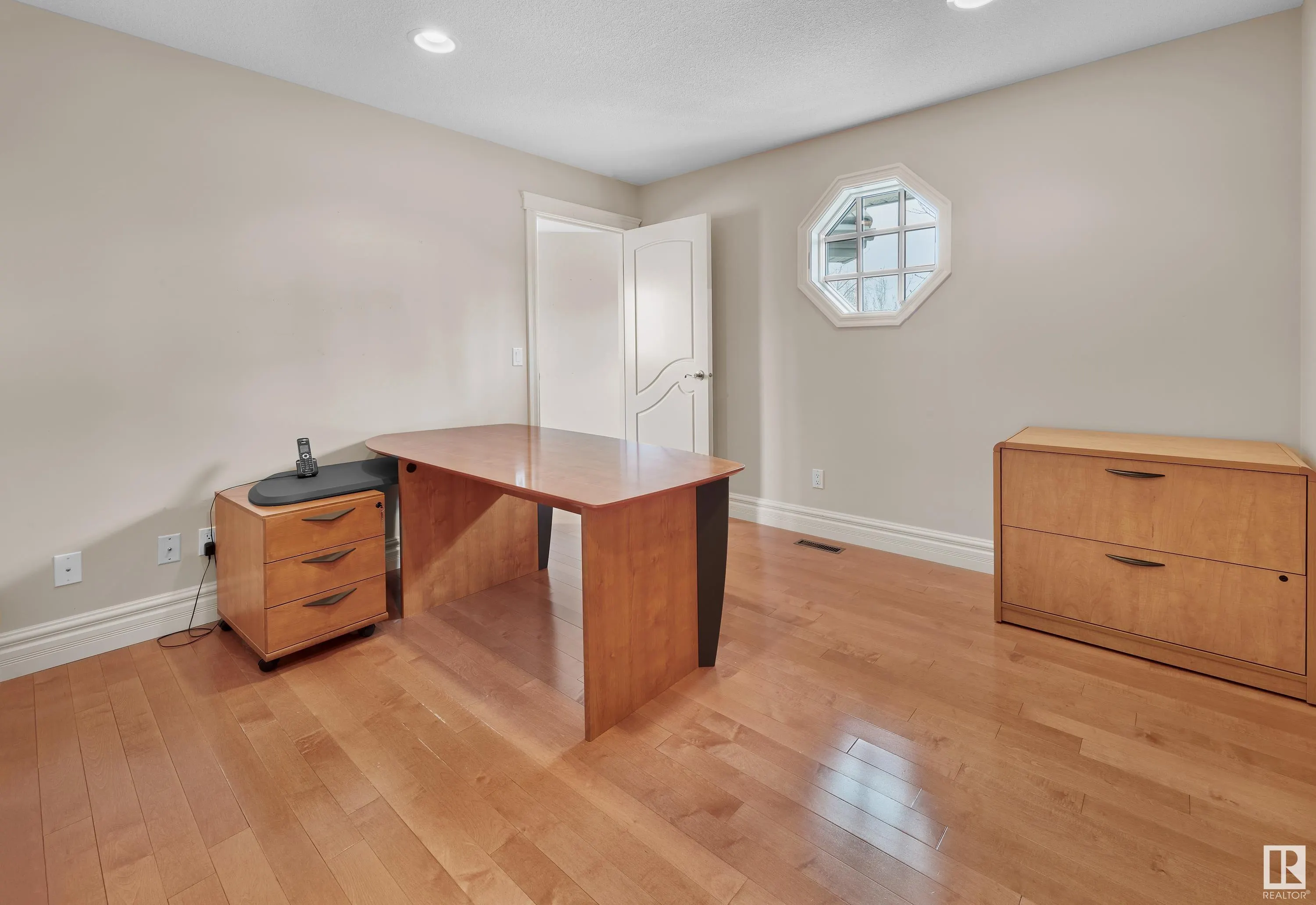 74 WINDERMERE Drive