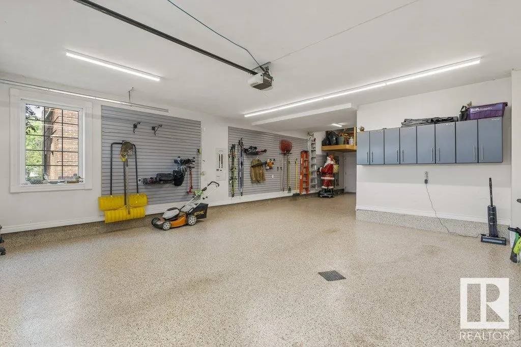 10 KANDLEWICK Close