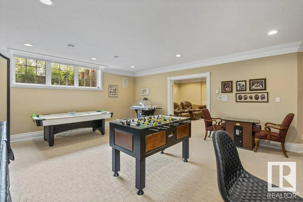 10 KANDLEWICK Close