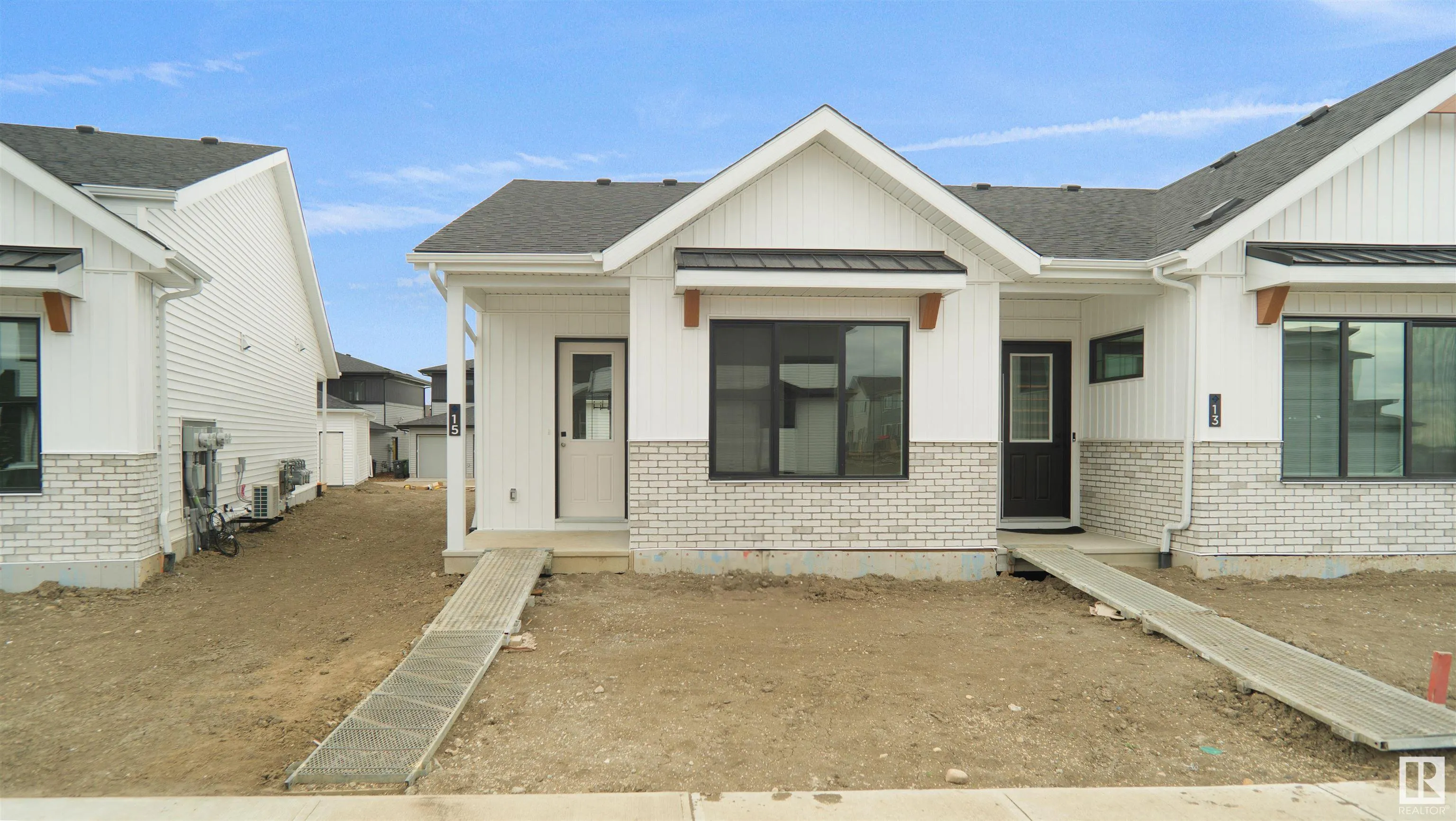 15 DEER MEADOW Crescent