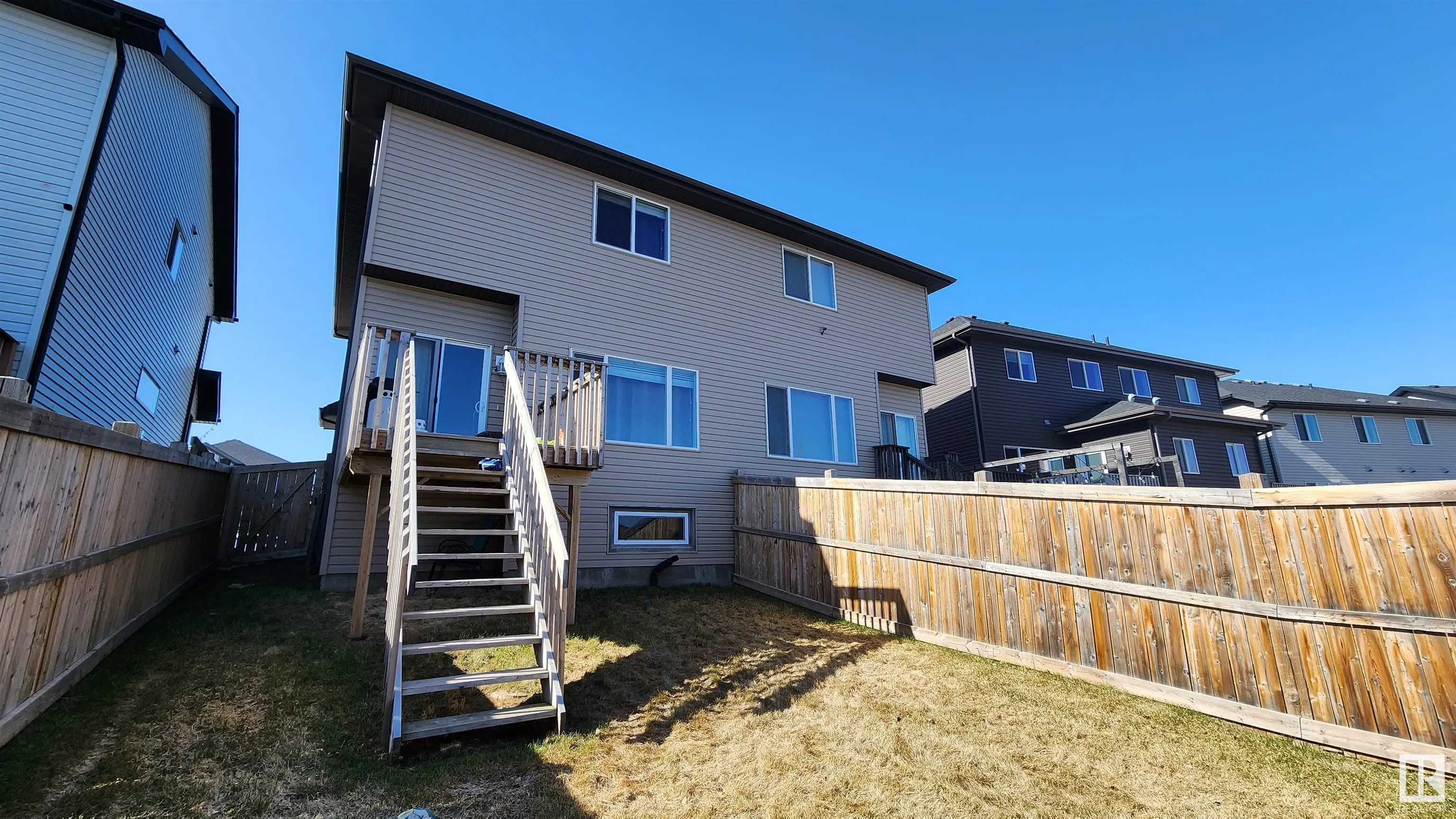 47 AVEBURY Court