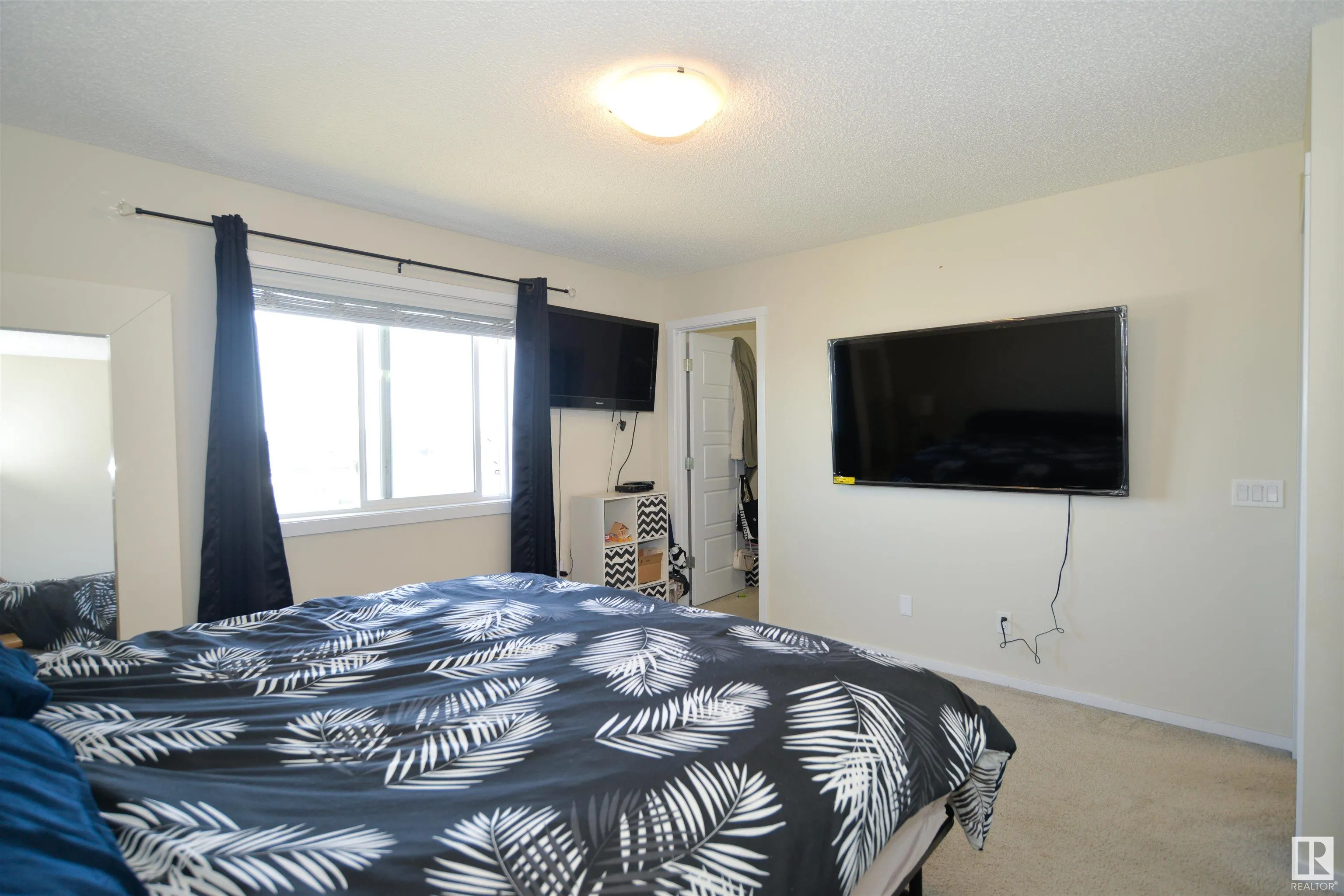 47 AVEBURY Court