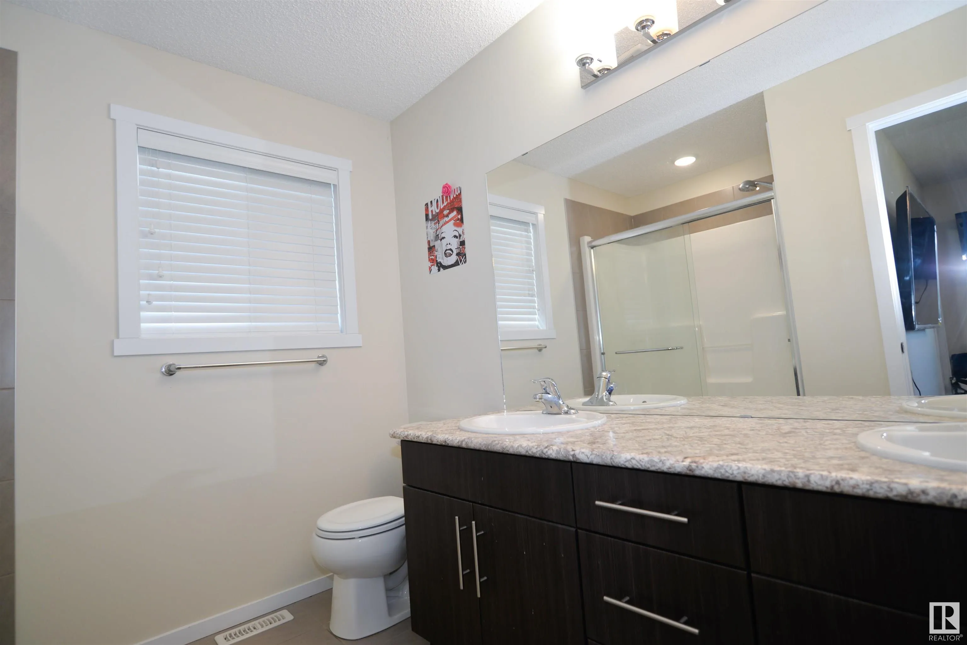 47 AVEBURY Court