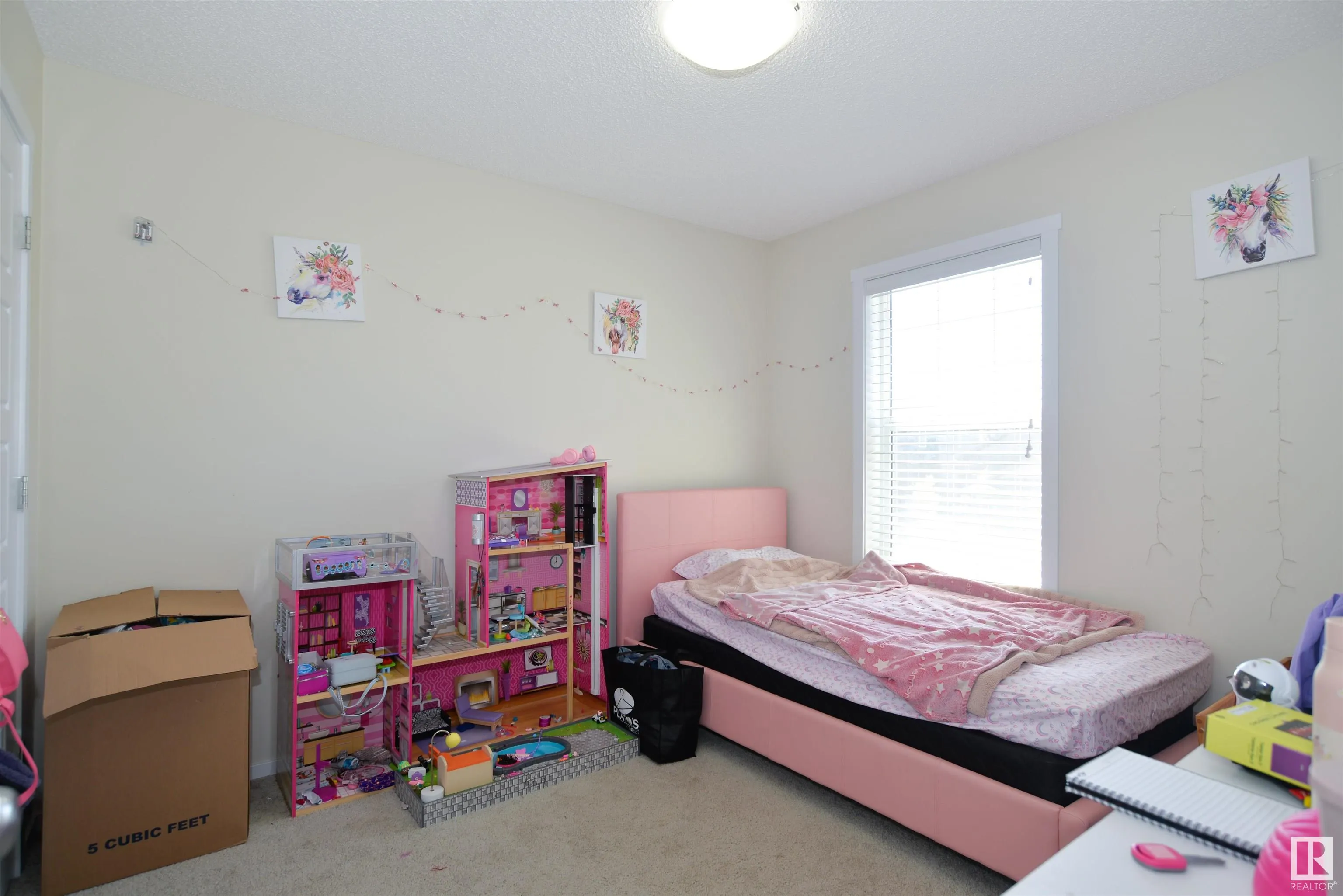 47 AVEBURY Court