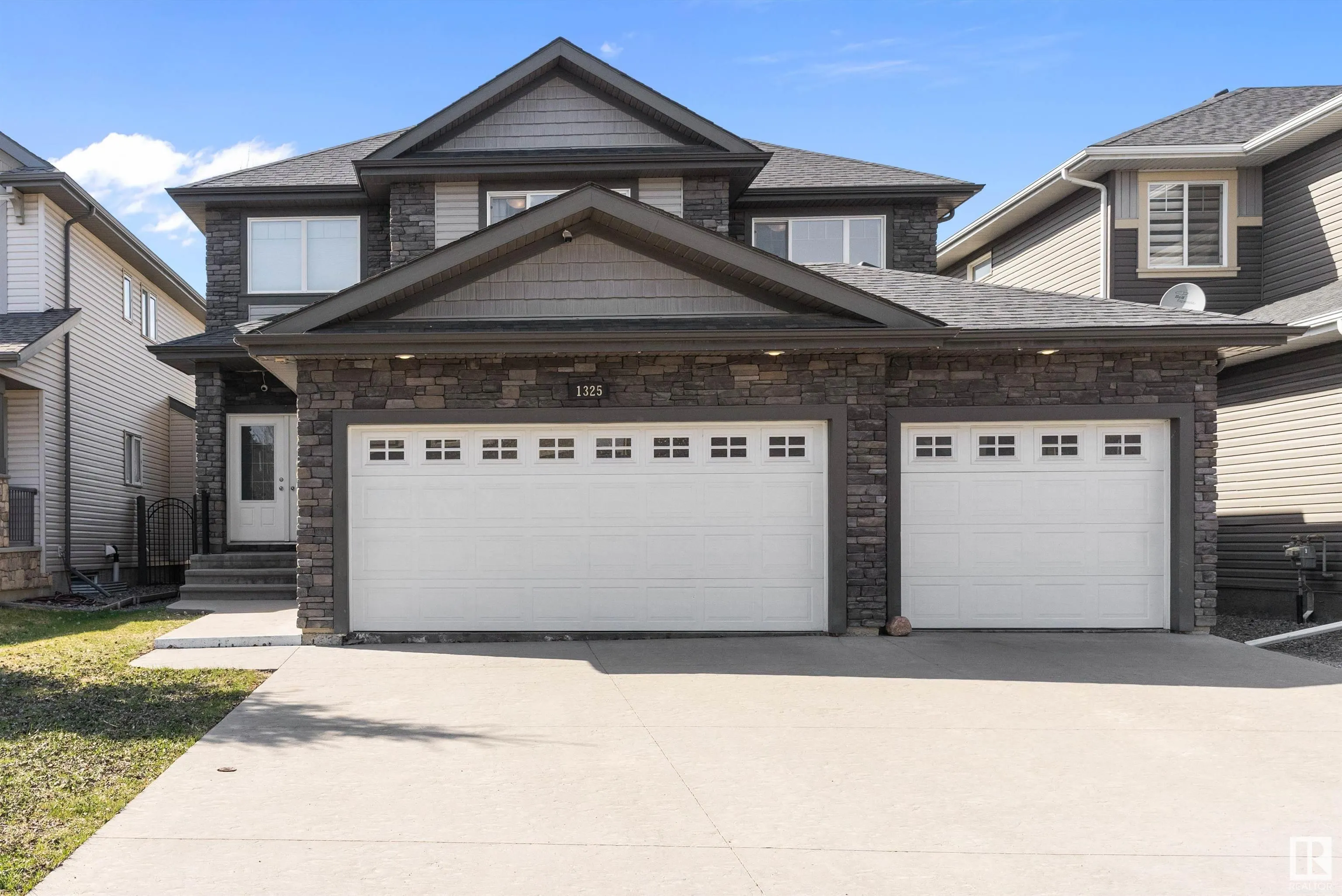 1325 ADAMSON Drive
