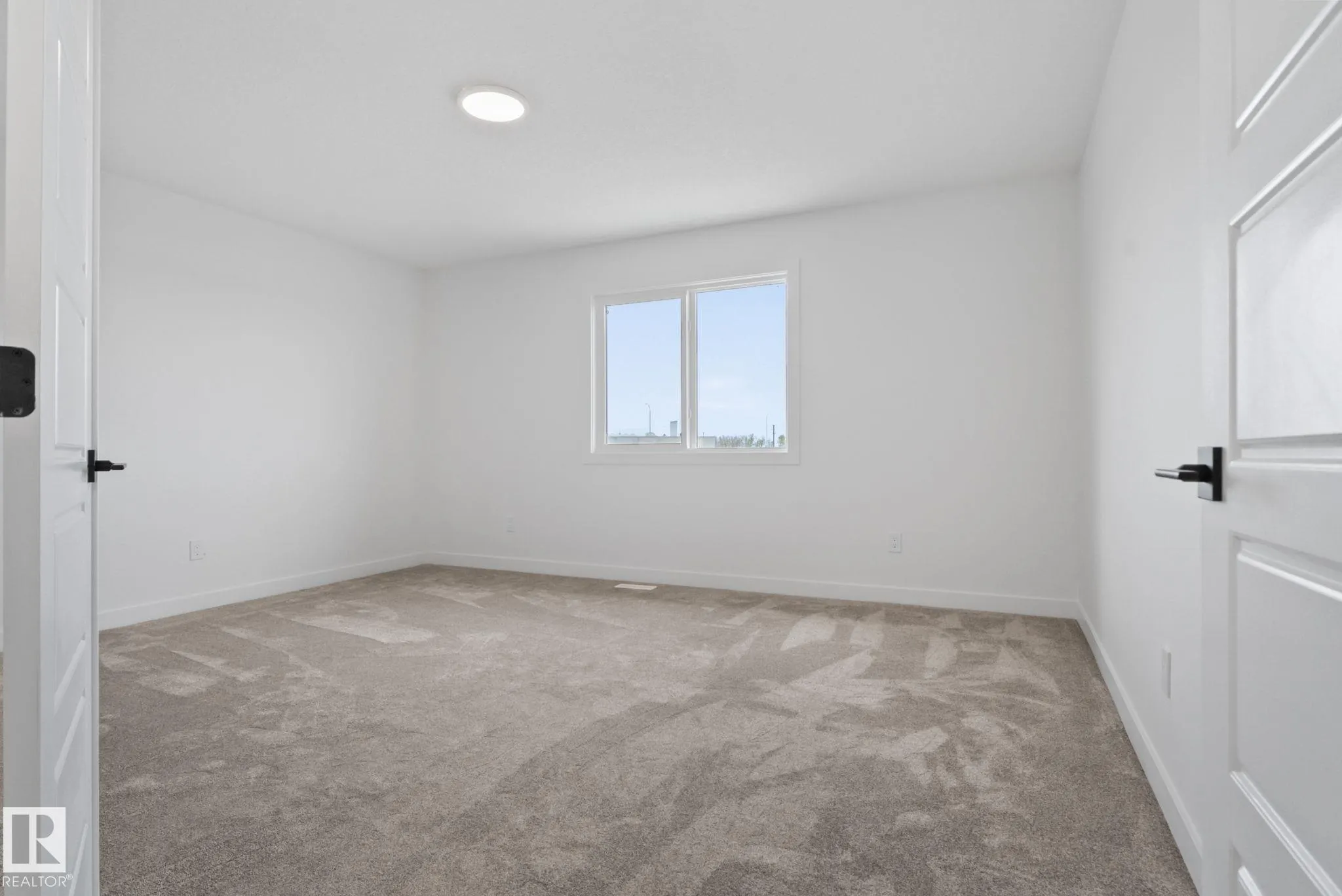 36 SUN MEADOWS Close