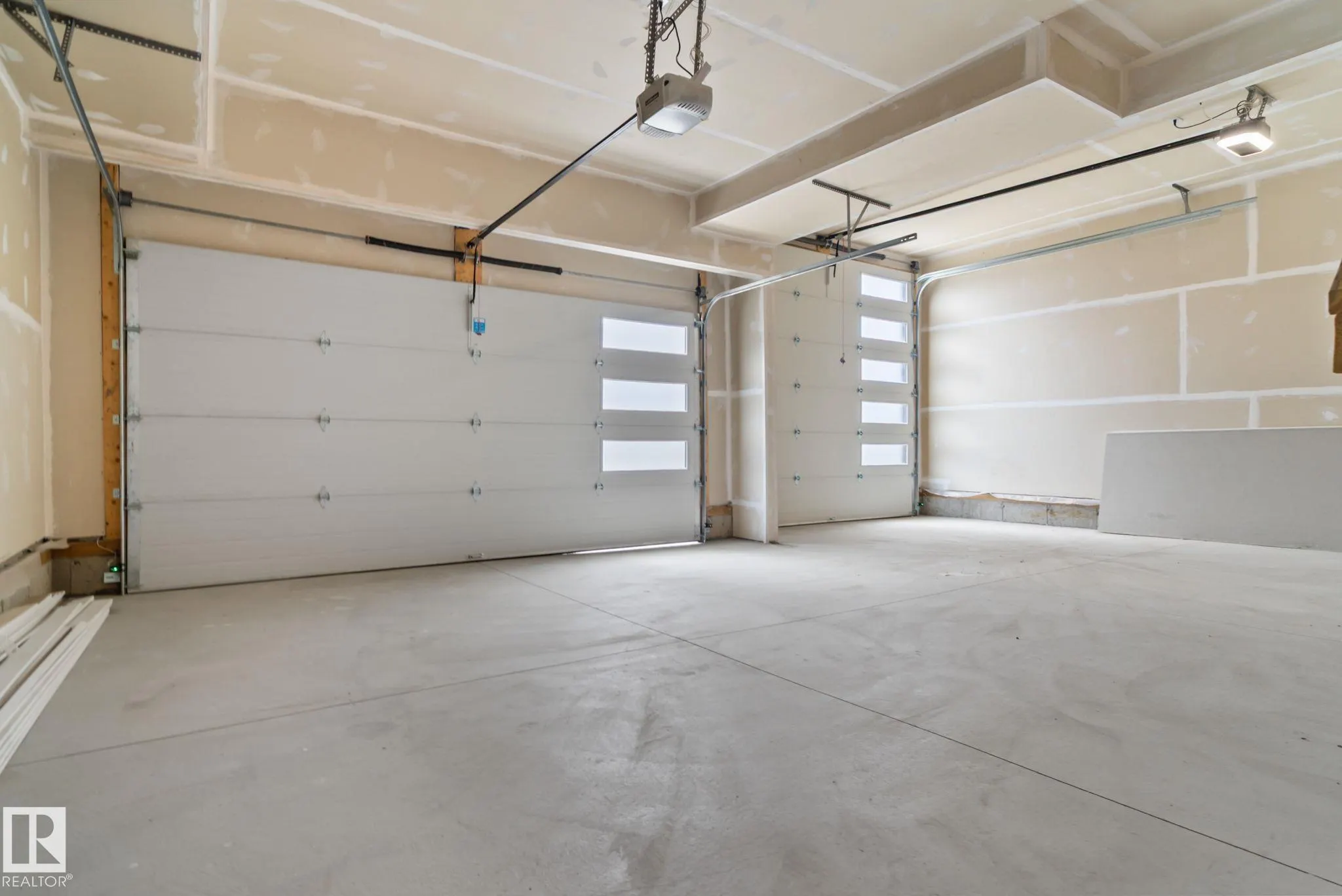 36 SUN MEADOWS Close