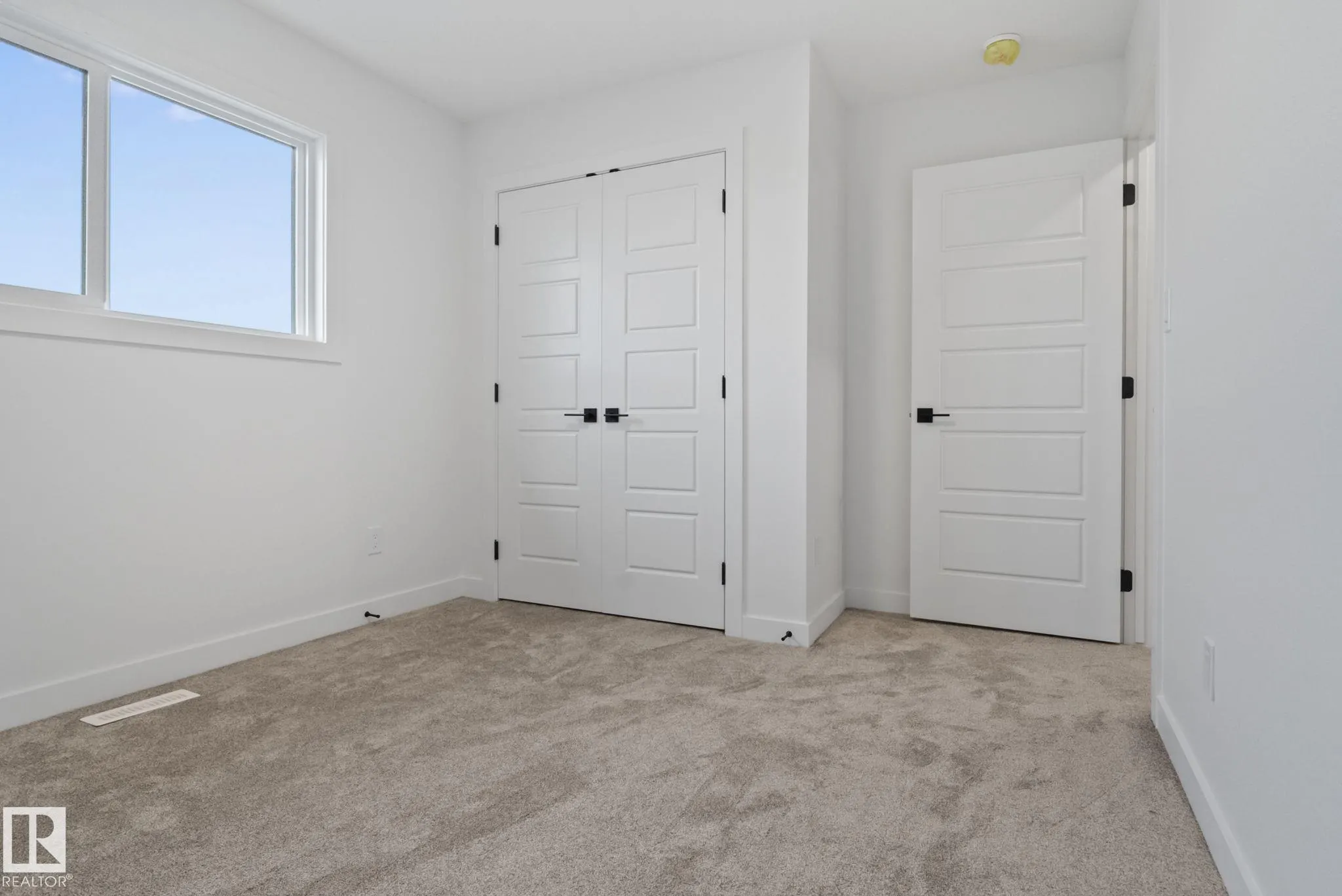 36 SUN MEADOWS Close