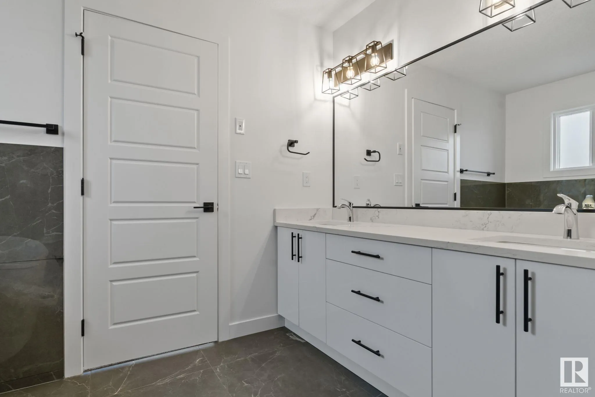 34 SUN MEADOWS Close