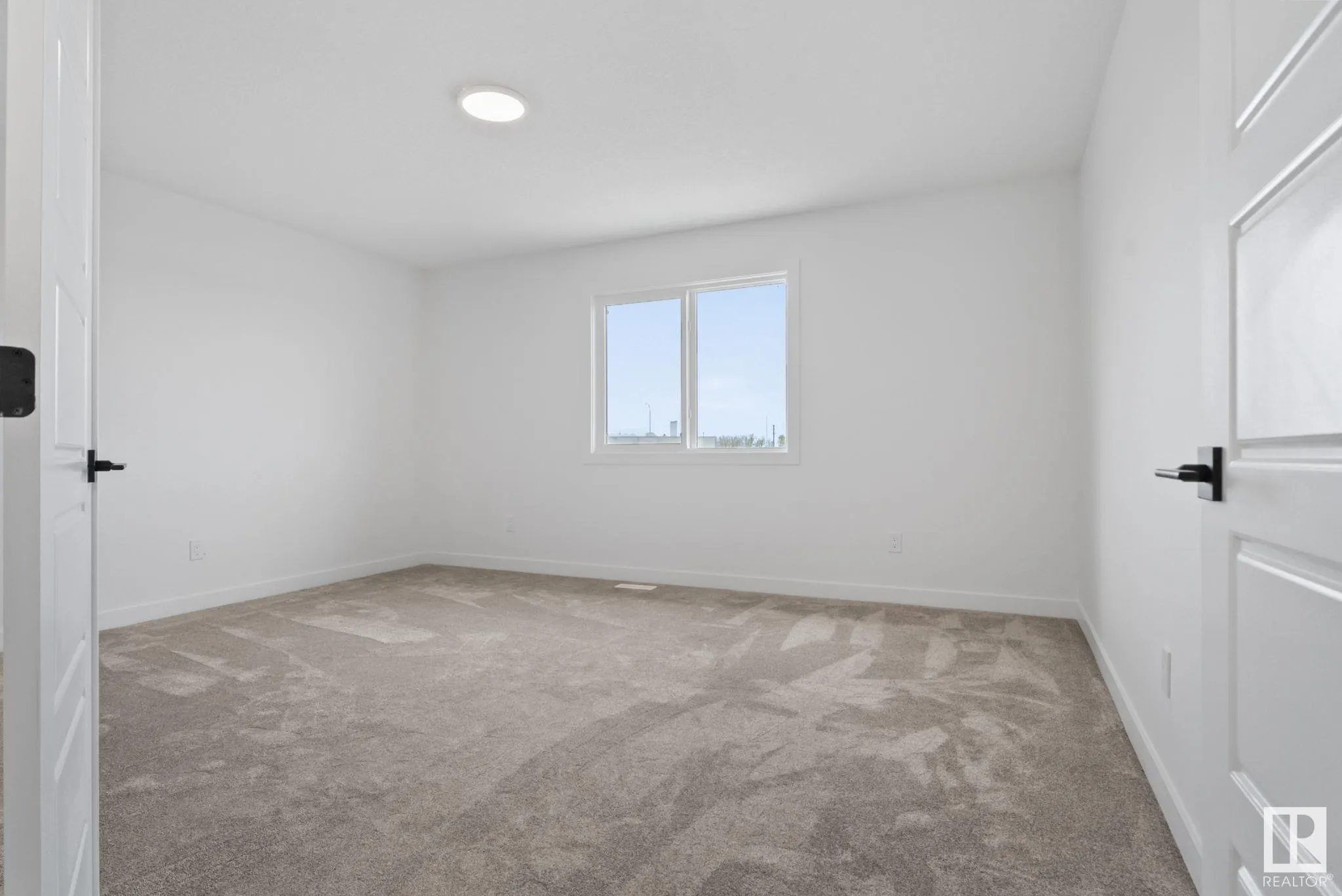 34 SUN MEADOWS Close