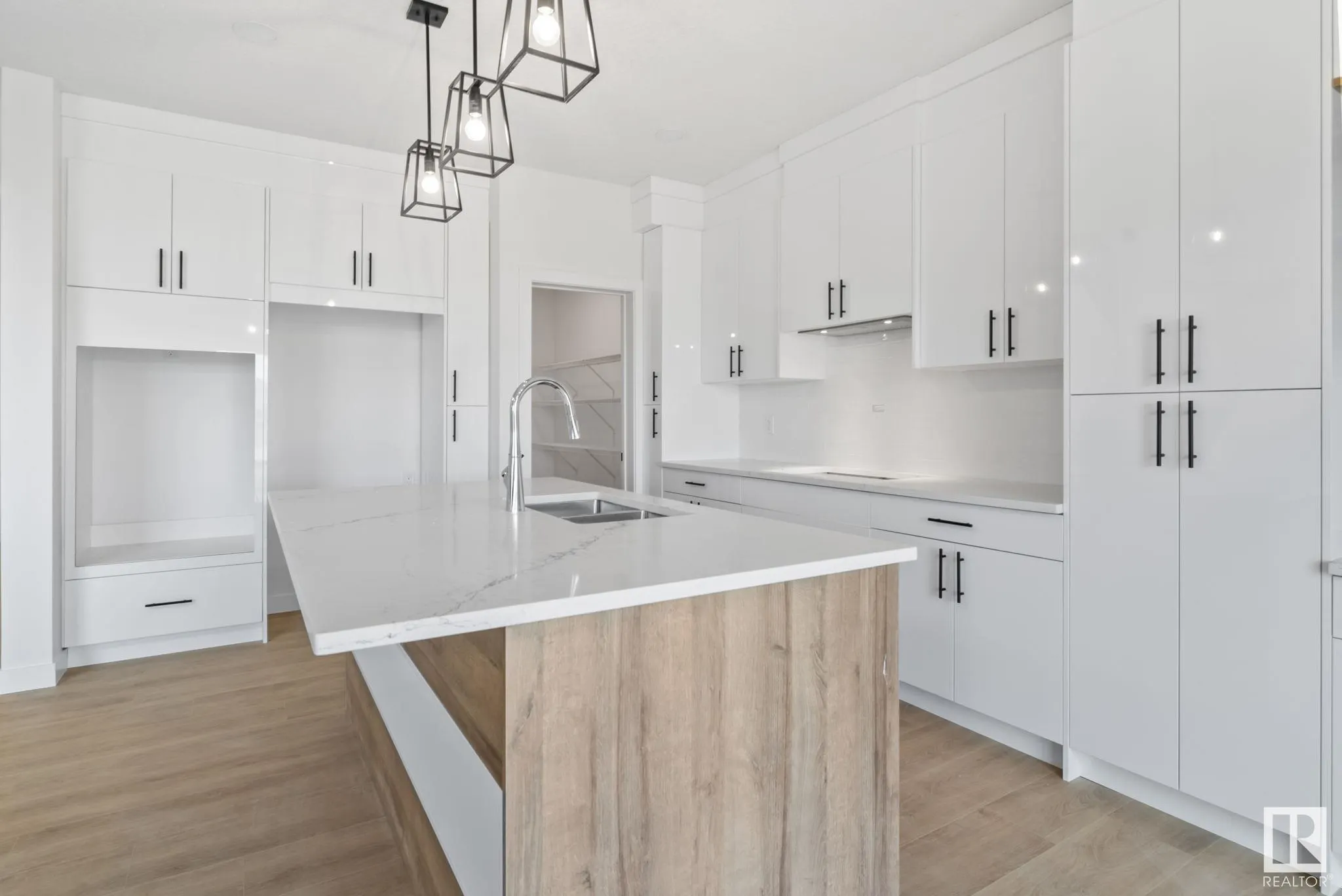 34 SUN MEADOWS Close