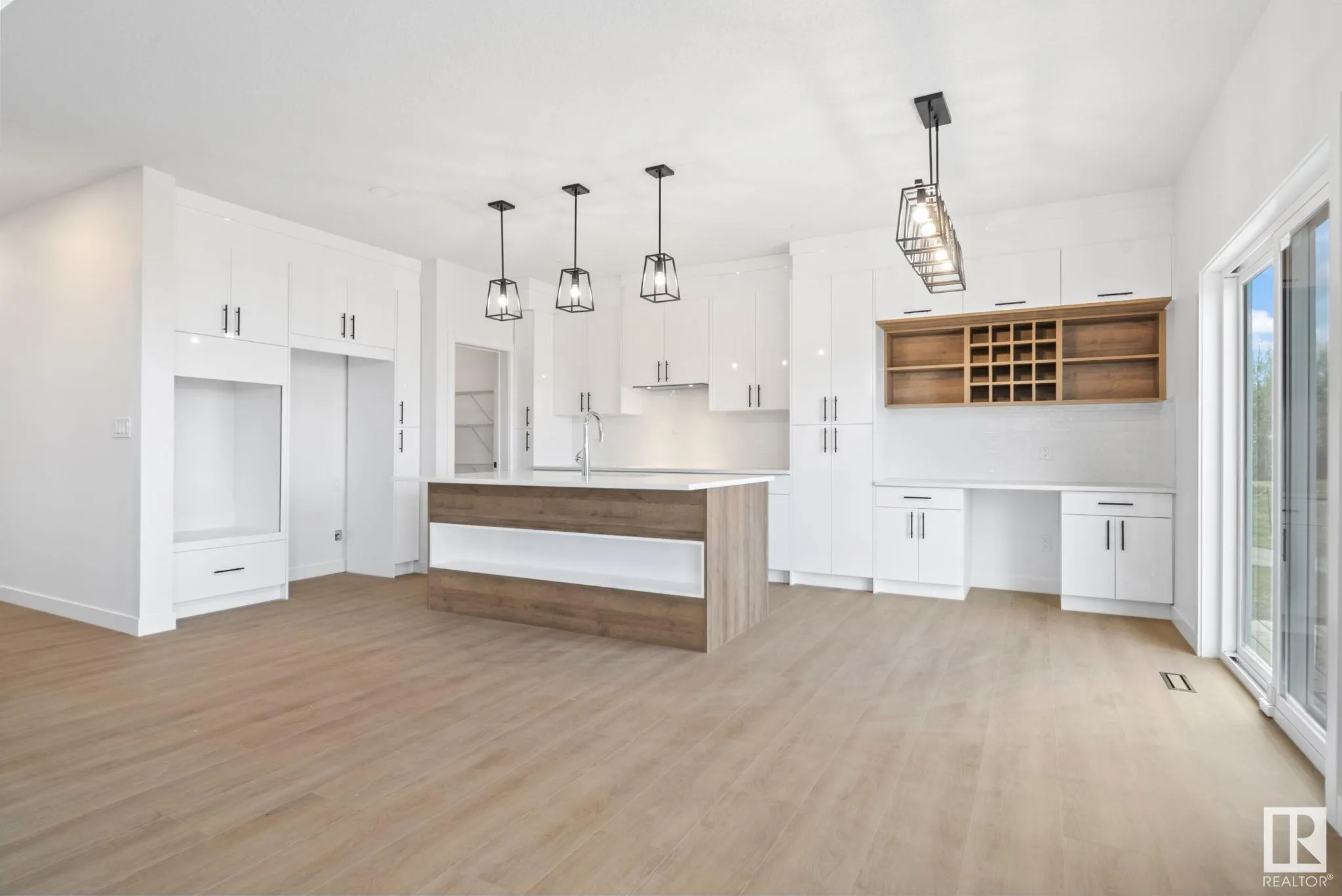 34 SUN MEADOWS Close