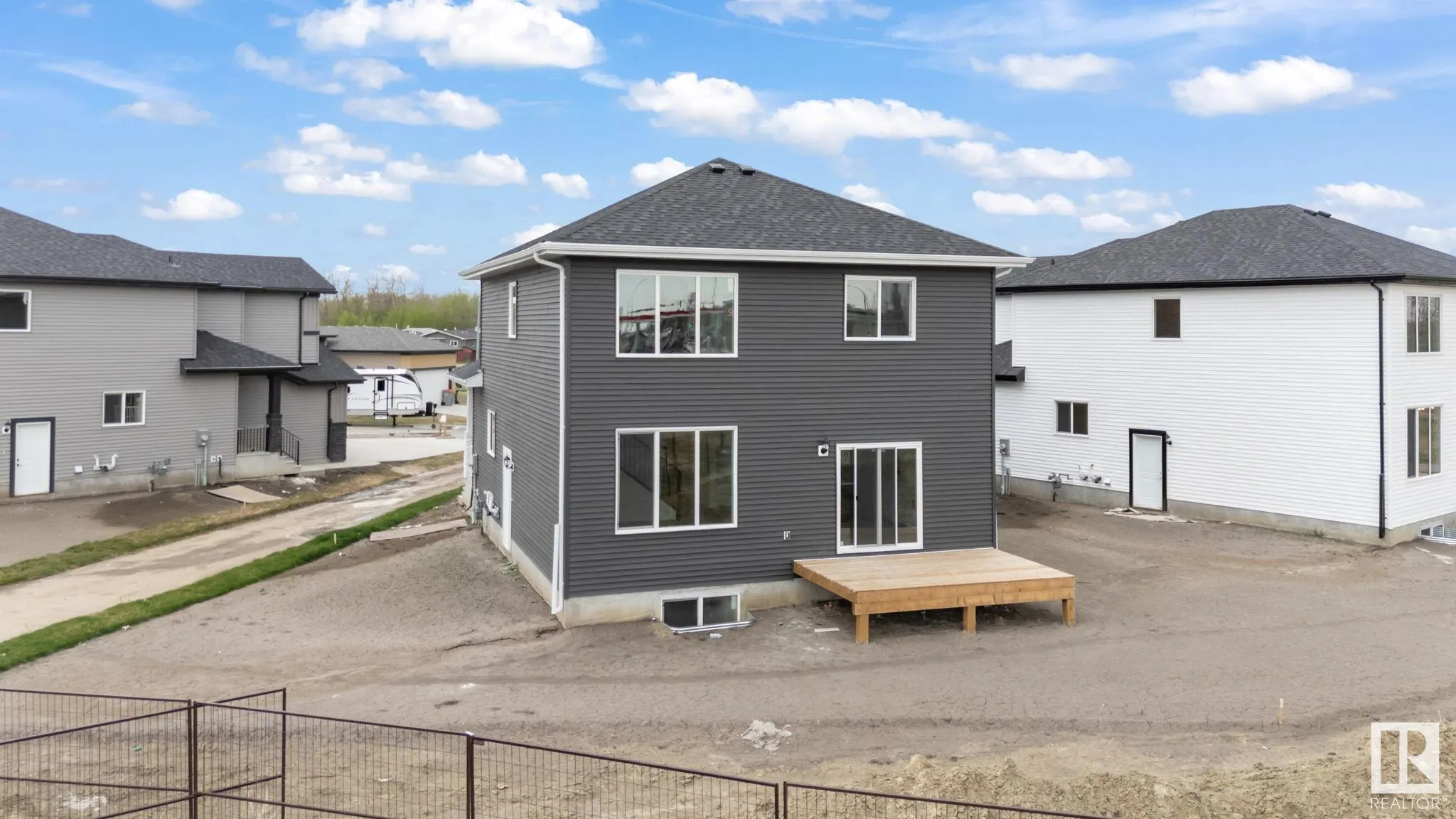 34 SUN MEADOWS Close