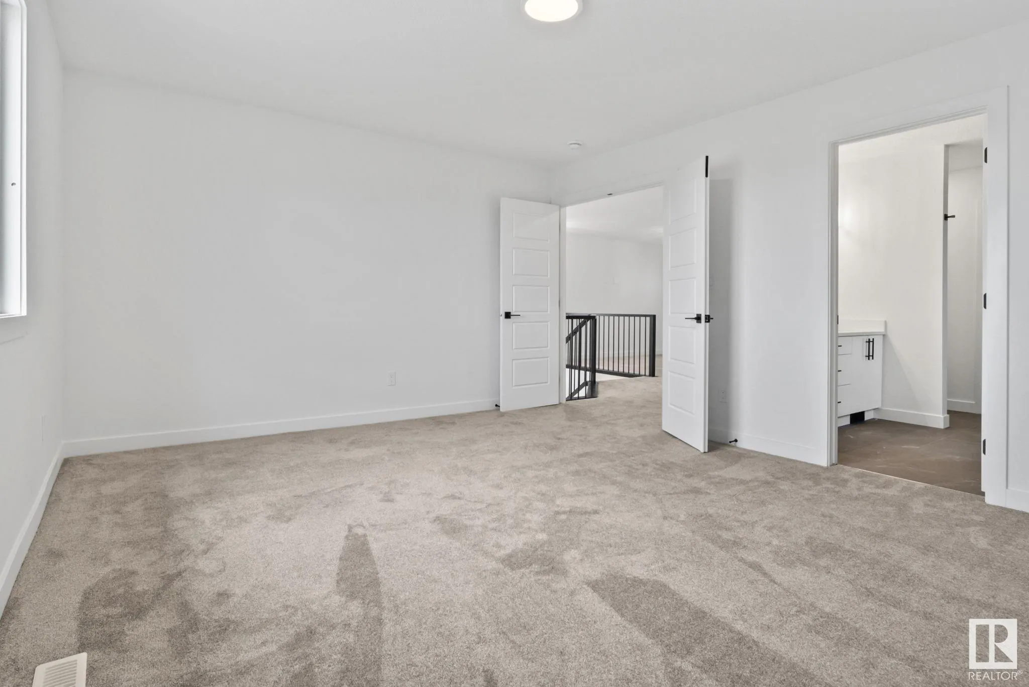 34 SUN MEADOWS Close