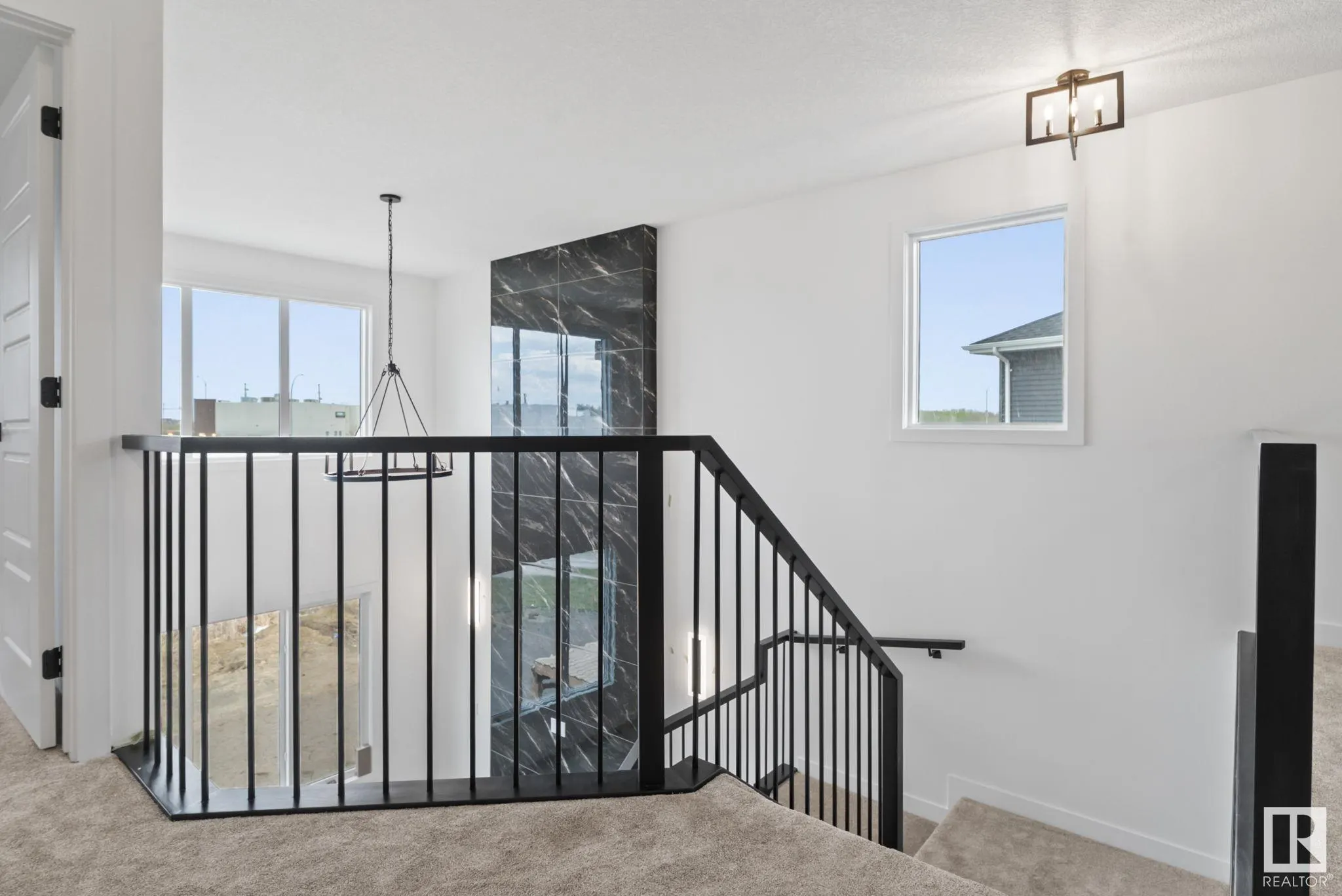33 SUN MEADOWS Close