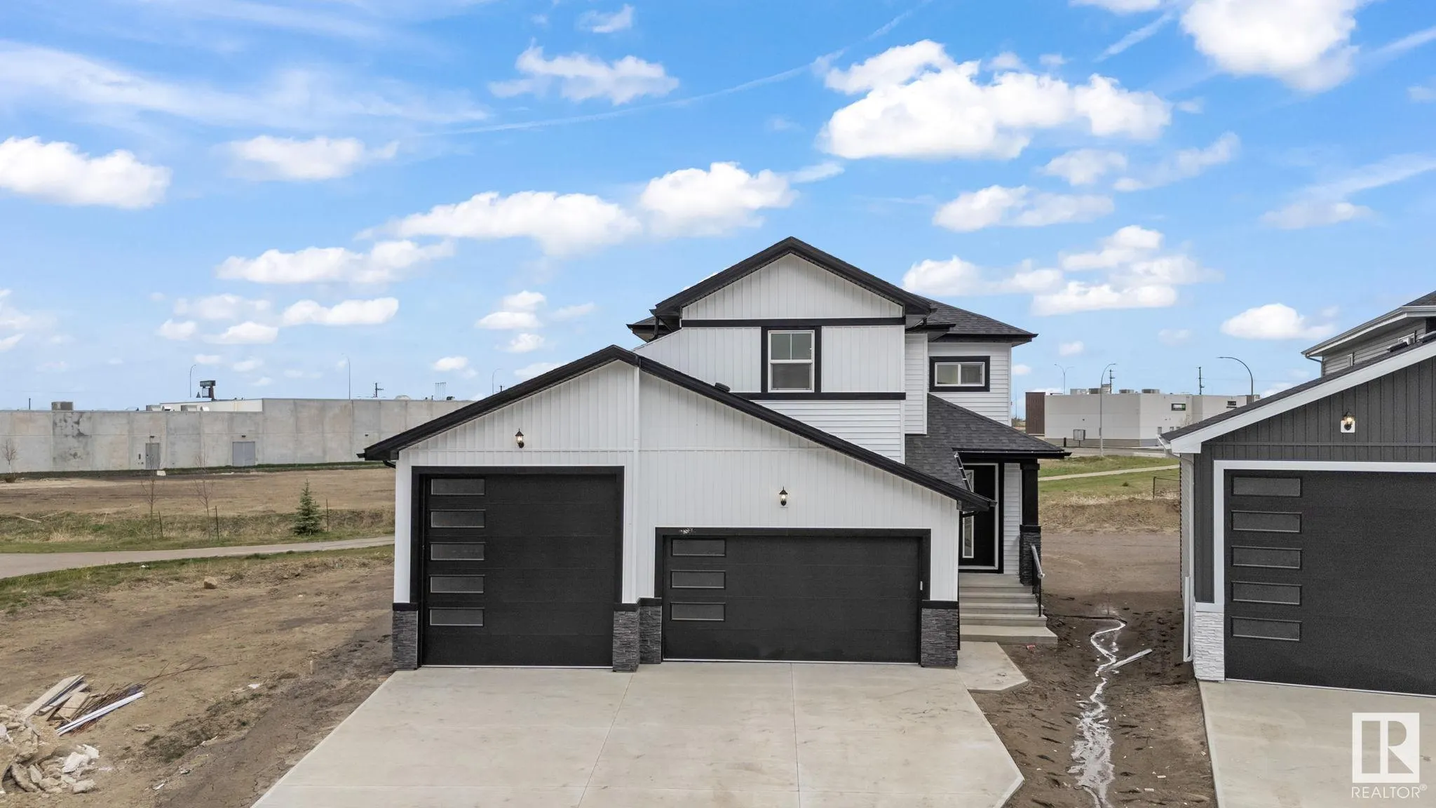 33 SUN MEADOWS Close