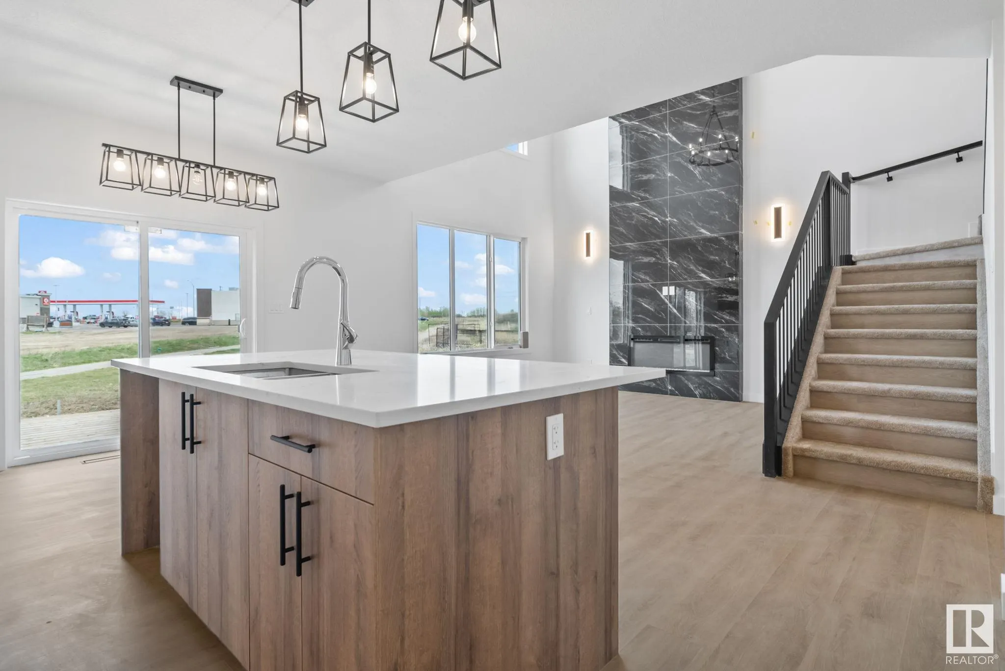 33 SUN MEADOWS Close