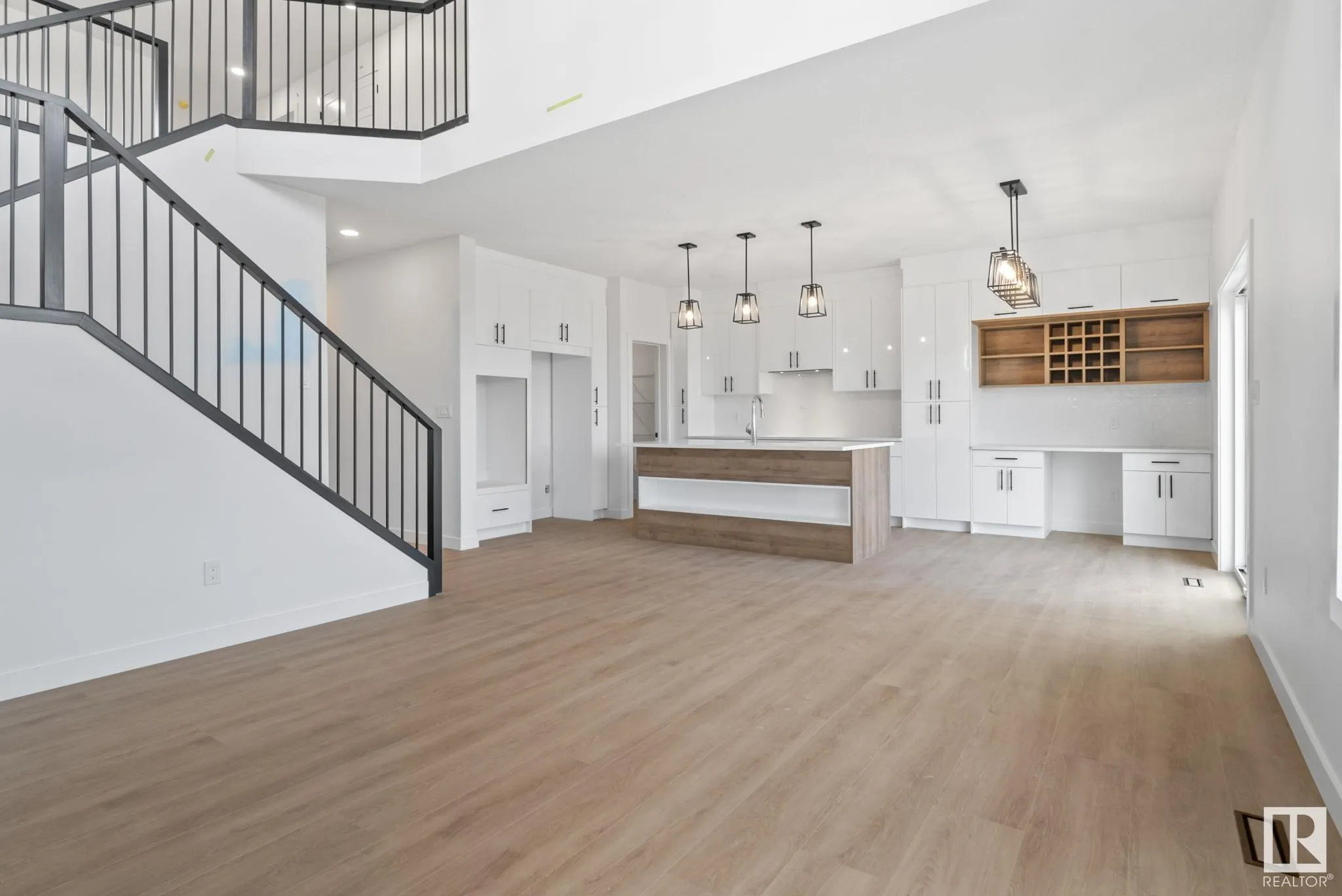 33 SUN MEADOWS Close