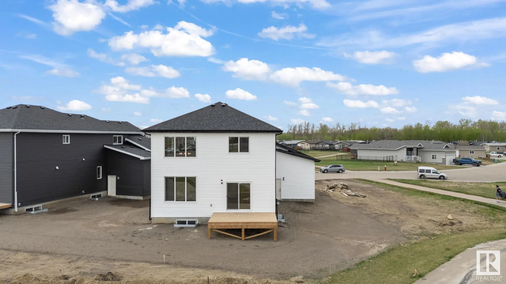 33 SUN MEADOWS Close