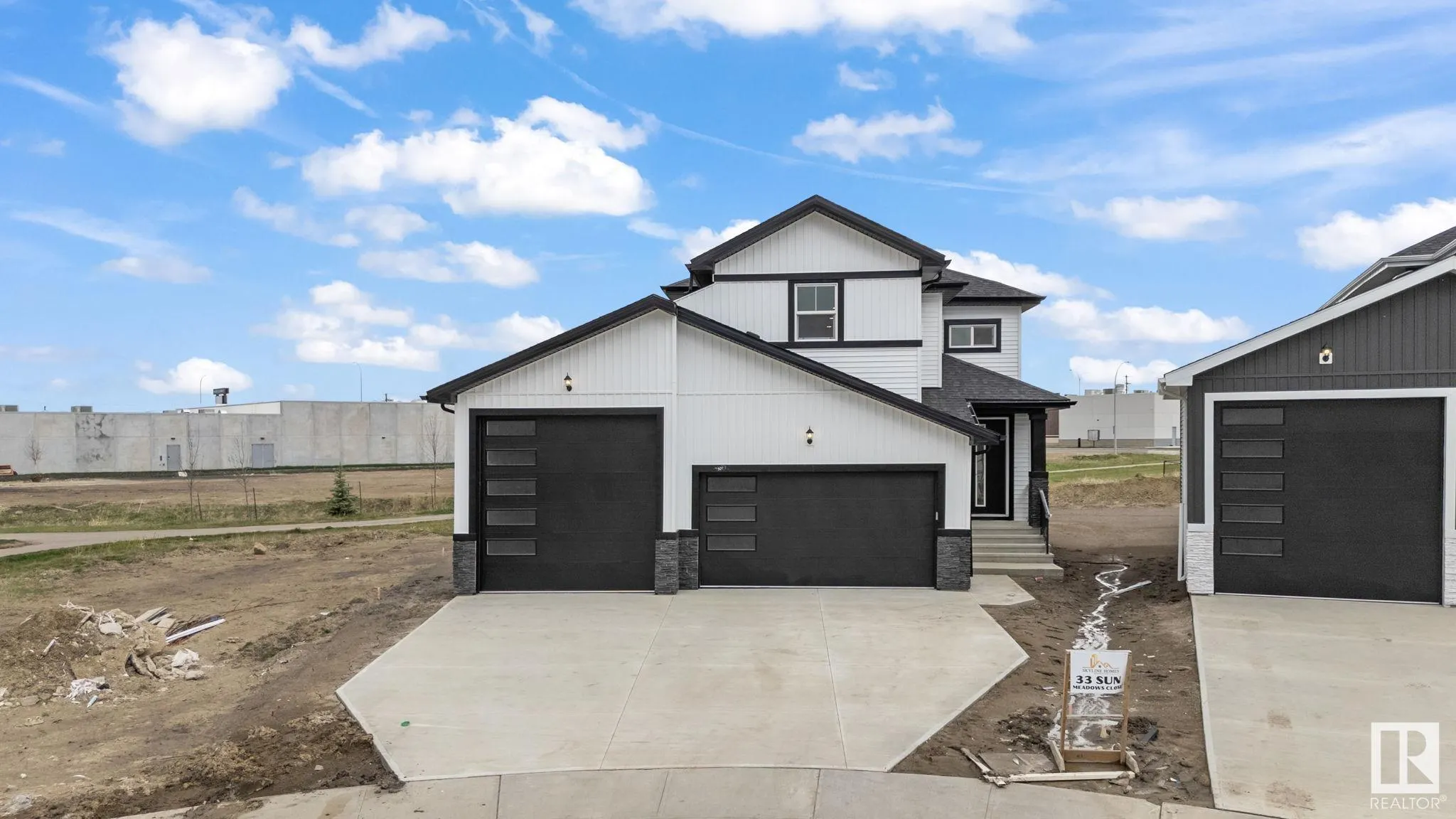 33 SUN MEADOWS Close