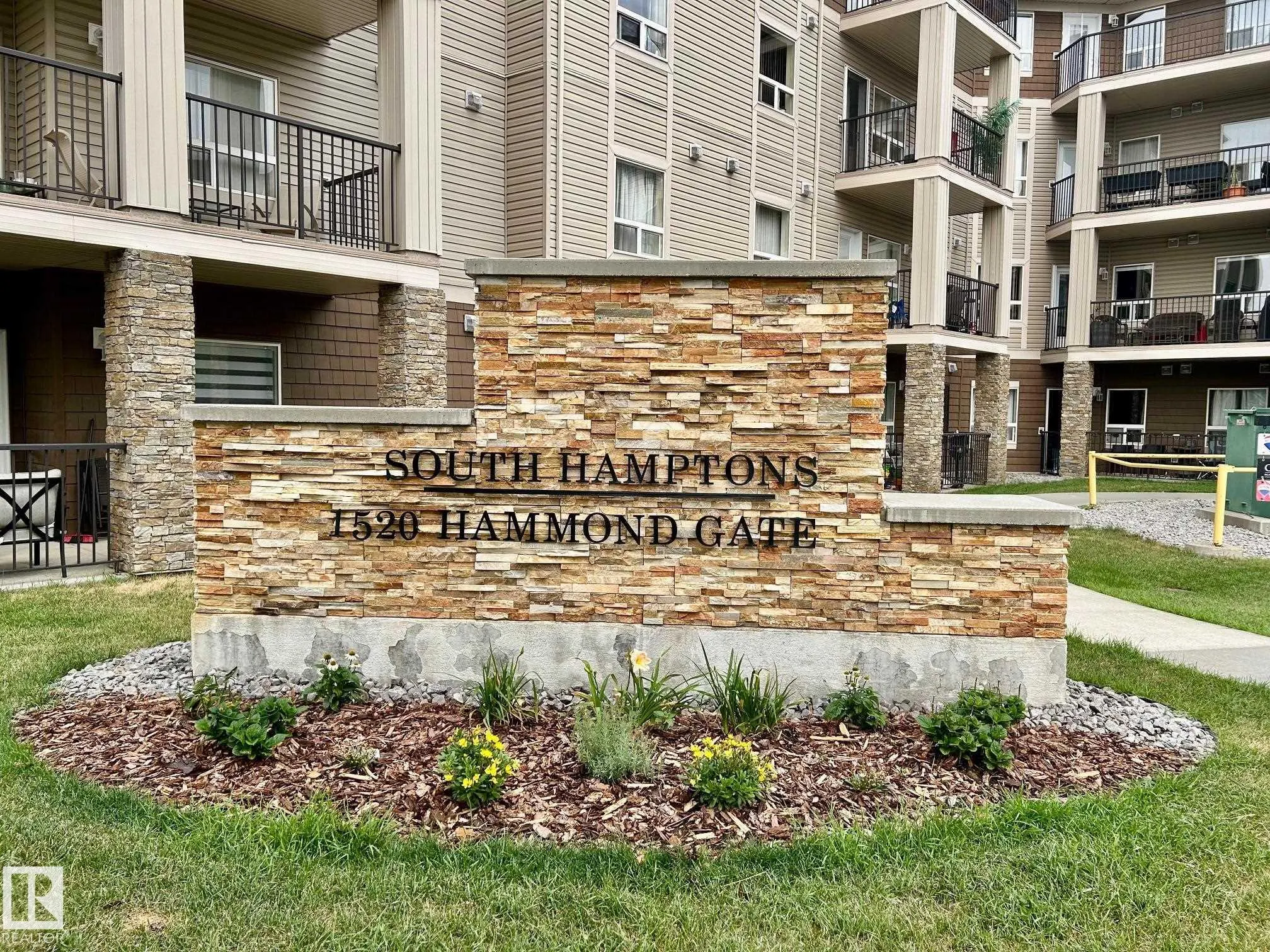 1520 HAMMOND GATE Gate