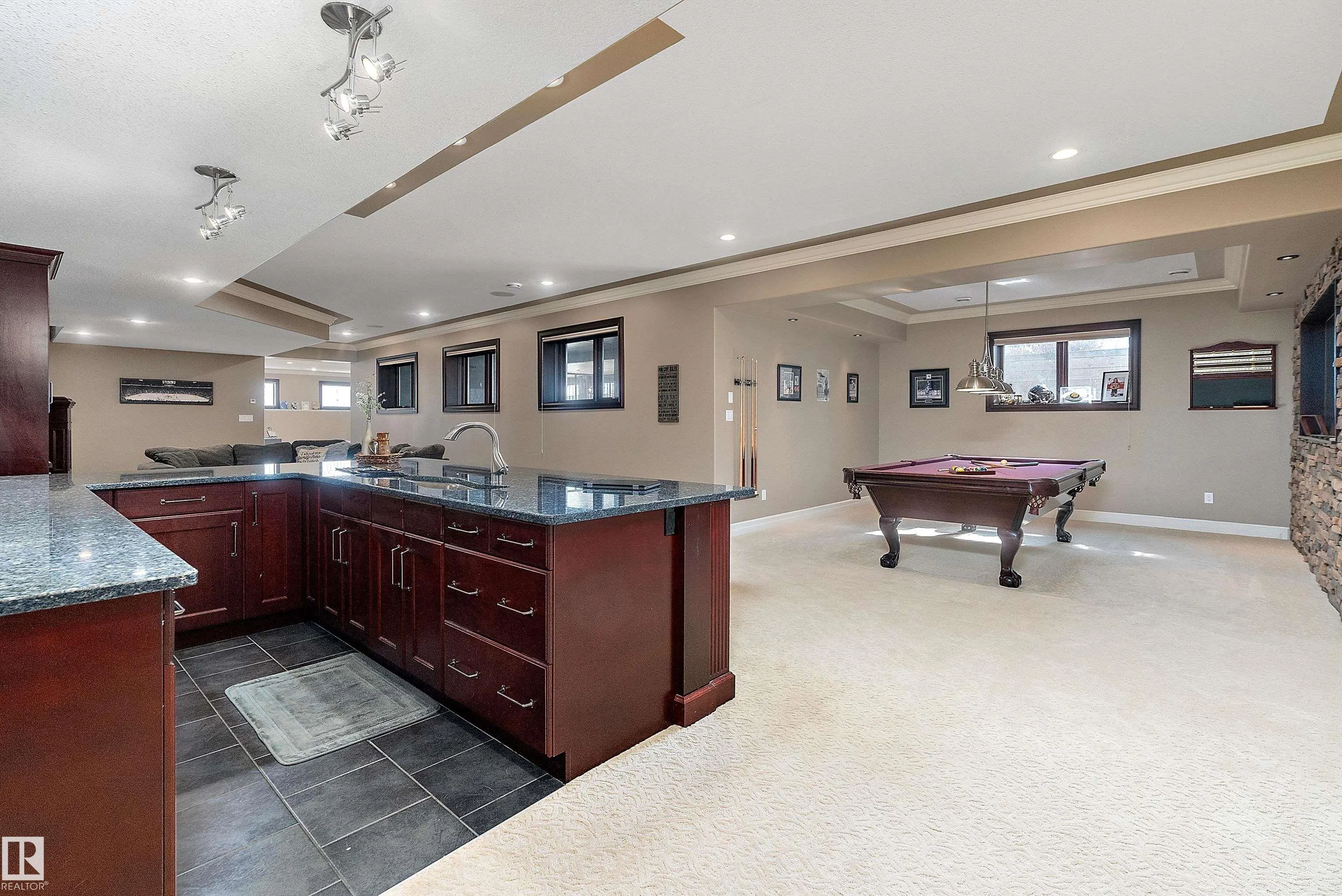 49 GREENFIELD Close