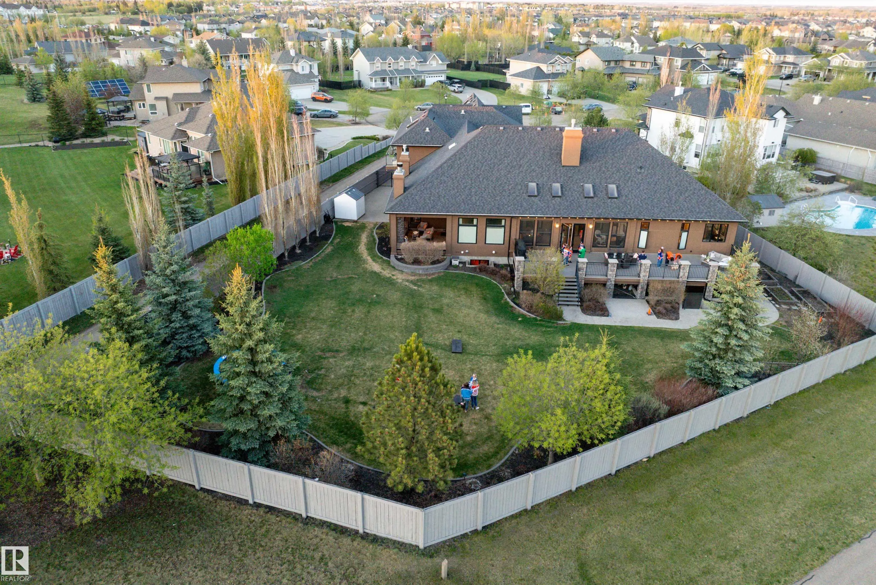 49 GREENFIELD Close