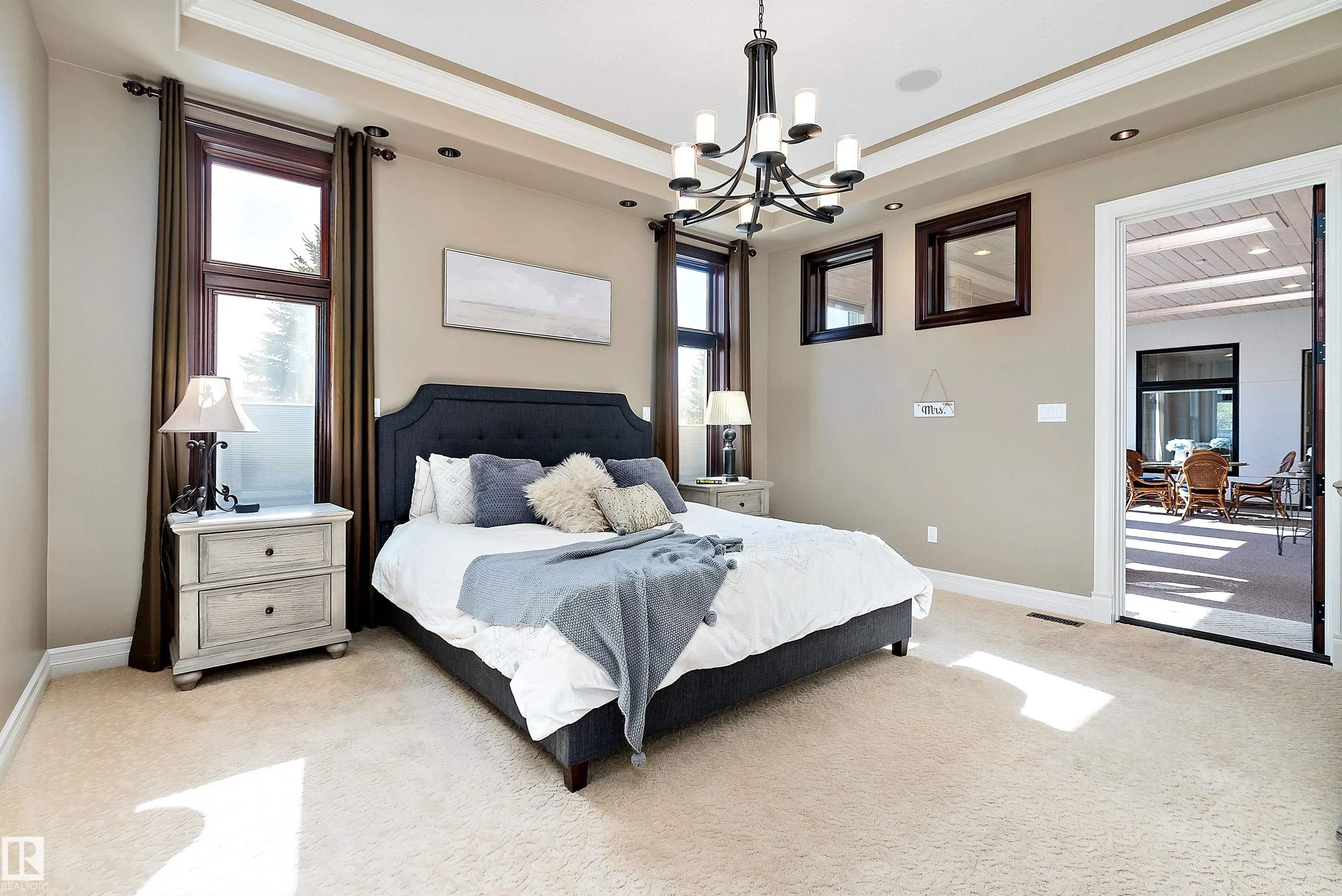 49 GREENFIELD Close