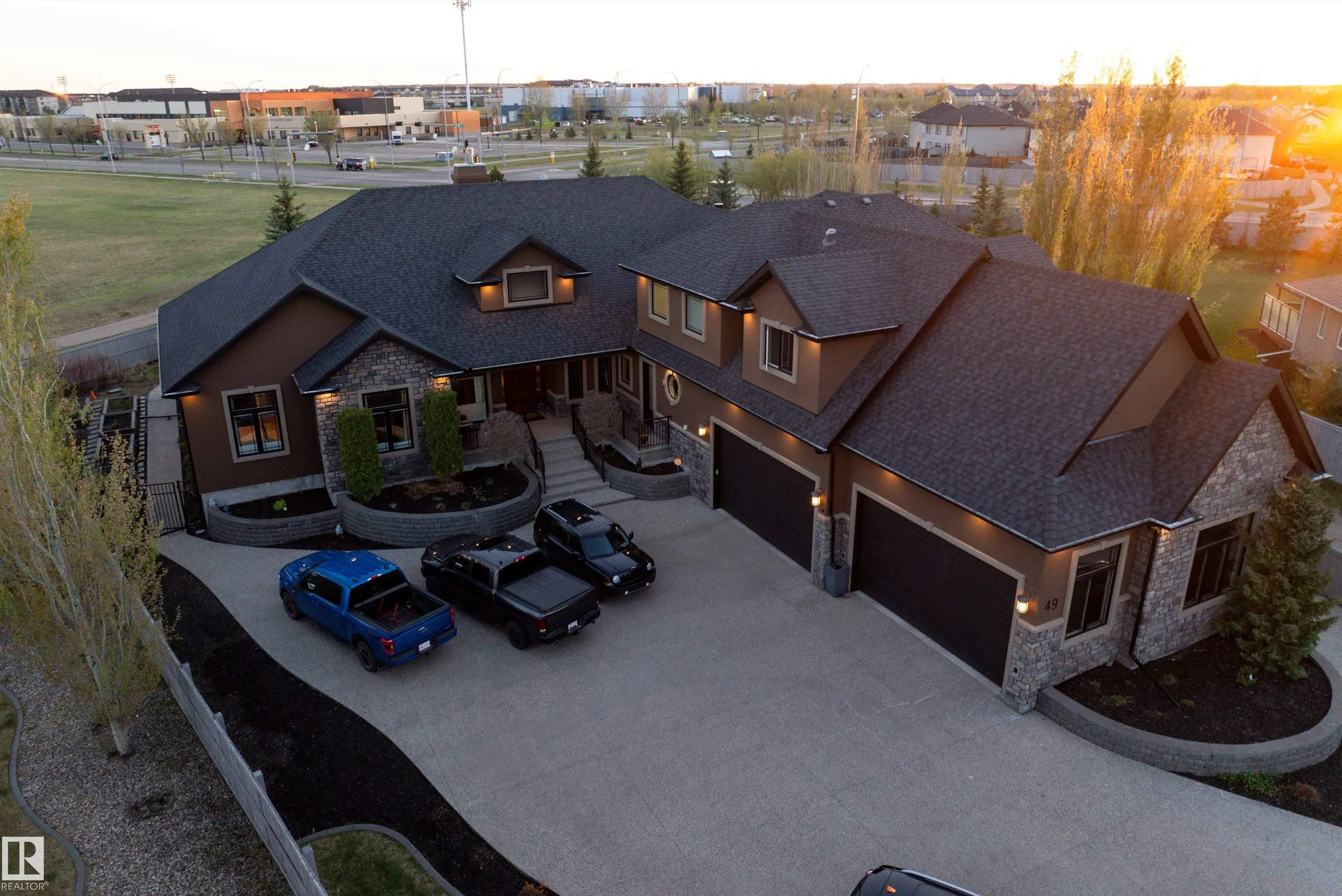 49 GREENFIELD Close