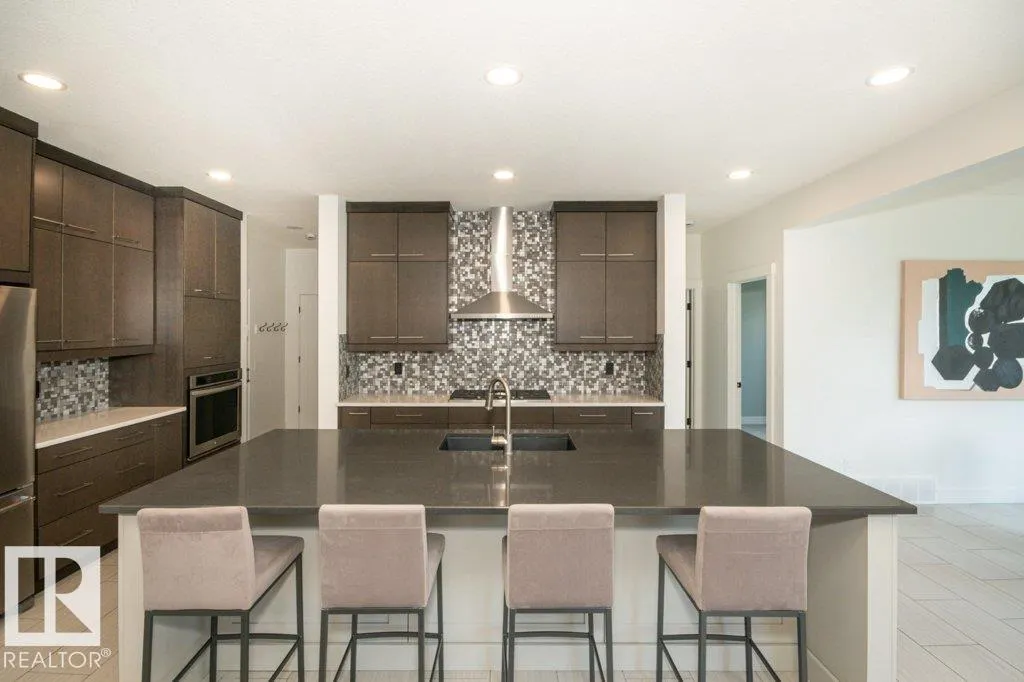 5512 ETOILE Court