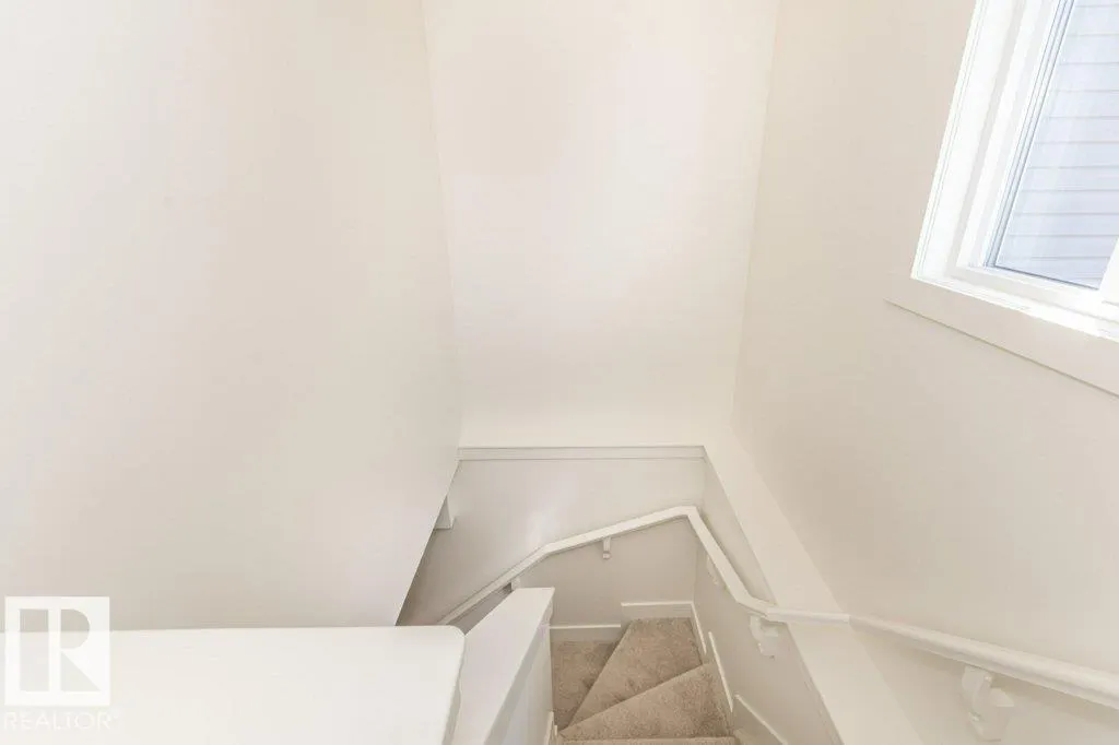 5512 ETOILE Court