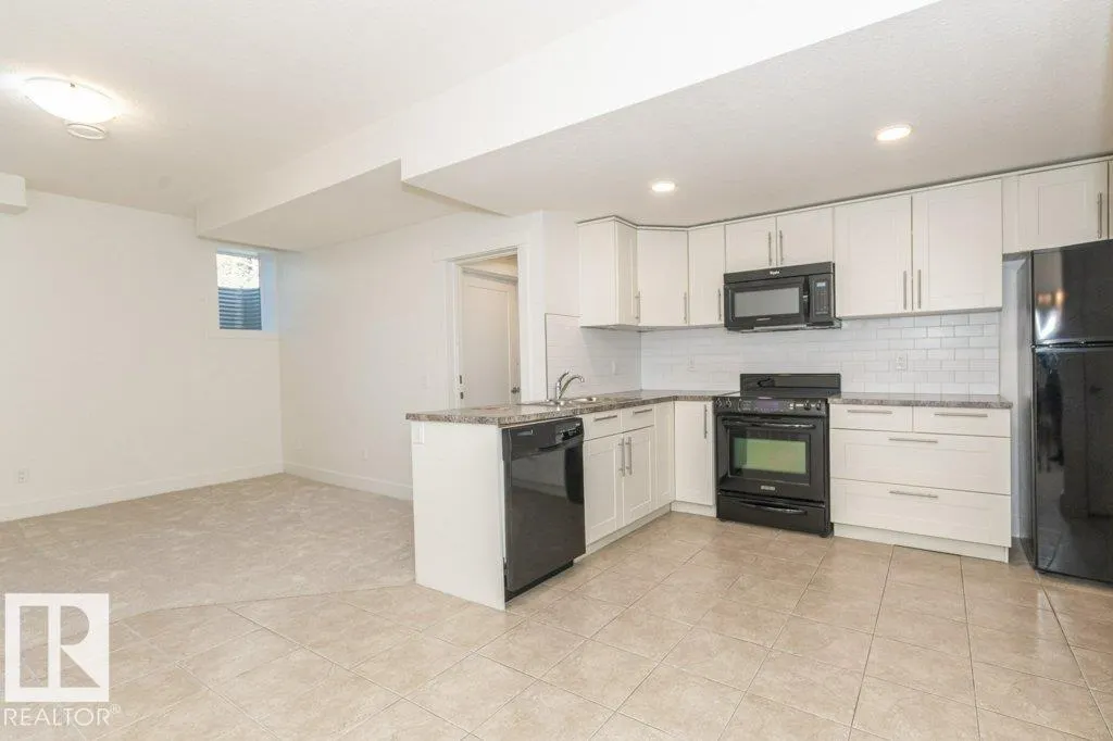 5512 ETOILE Court