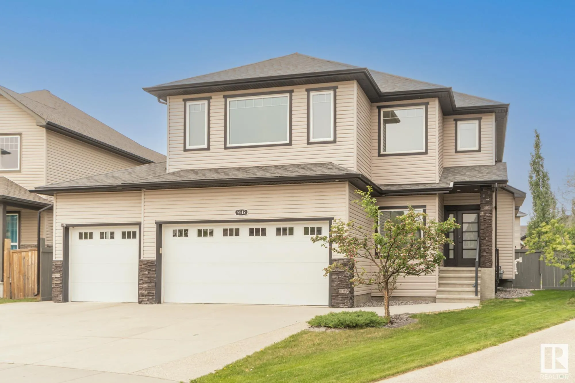 5512 ETOILE Court