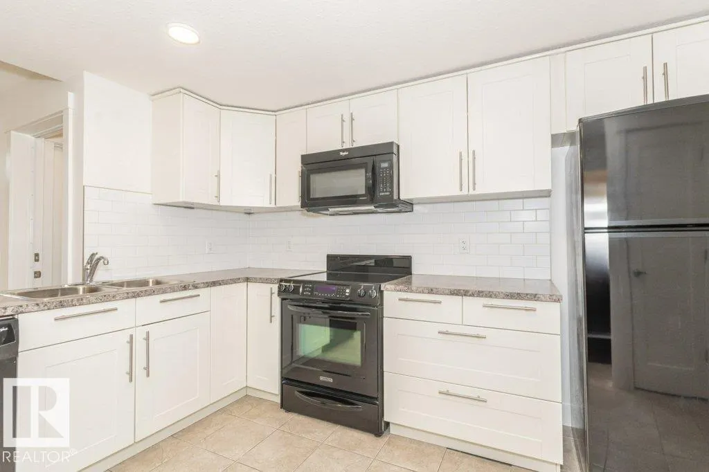 5512 ETOILE Court