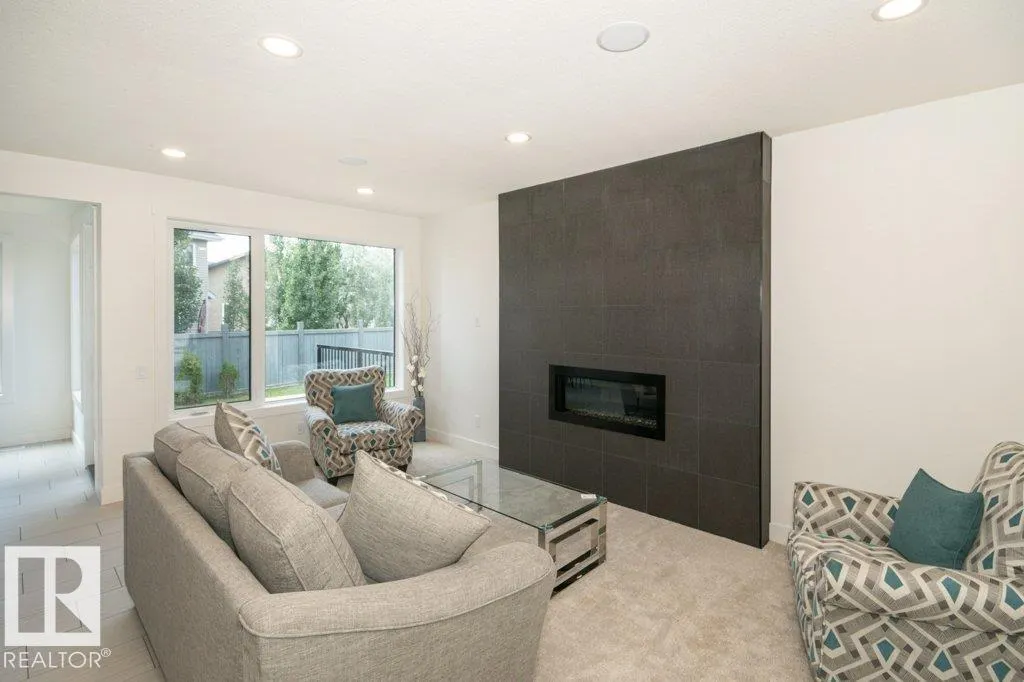 5512 ETOILE Court