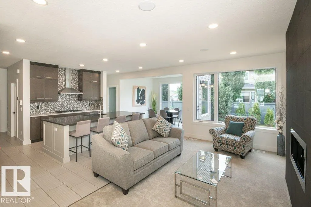 5512 ETOILE Court