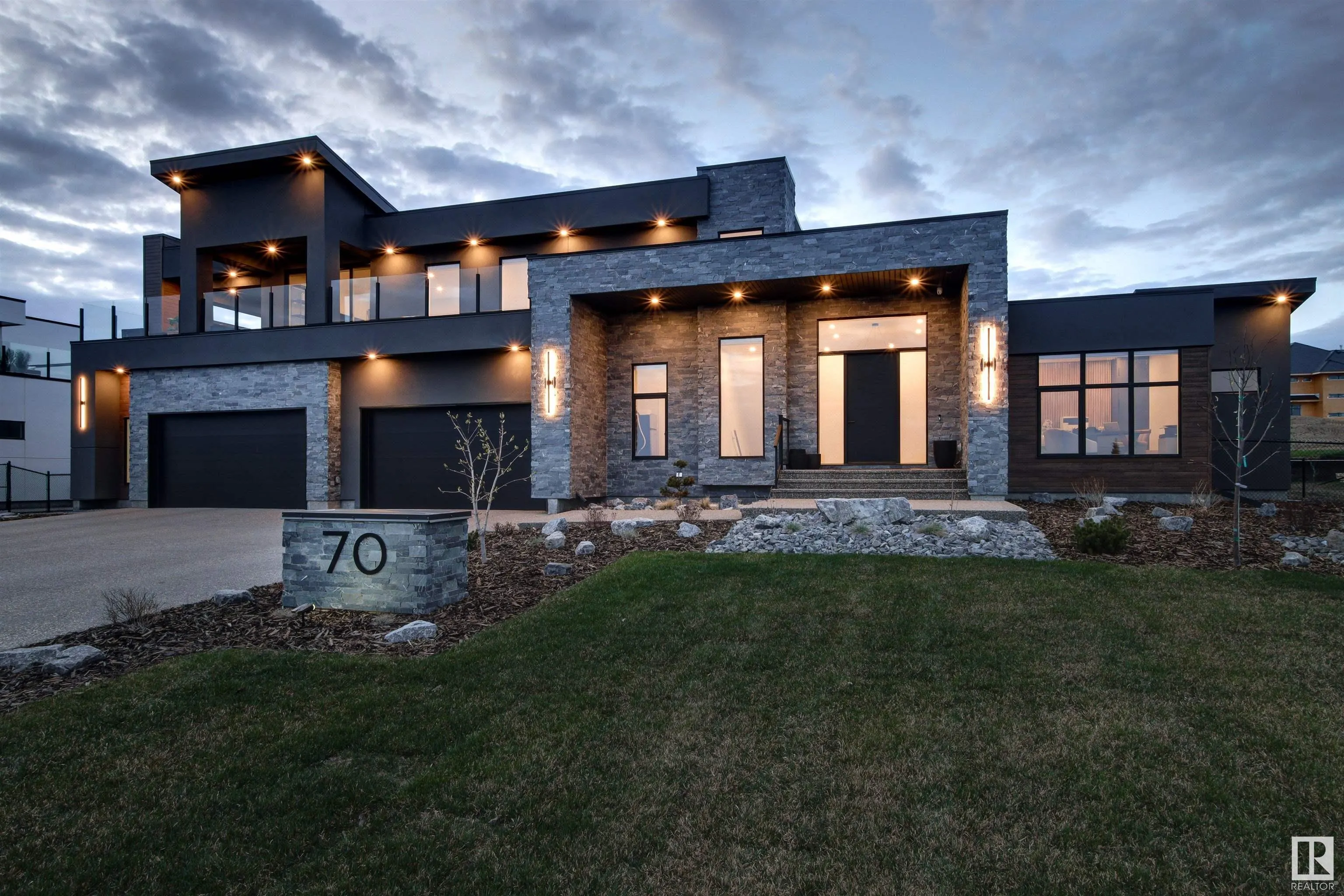 70 Pinnacle Summit