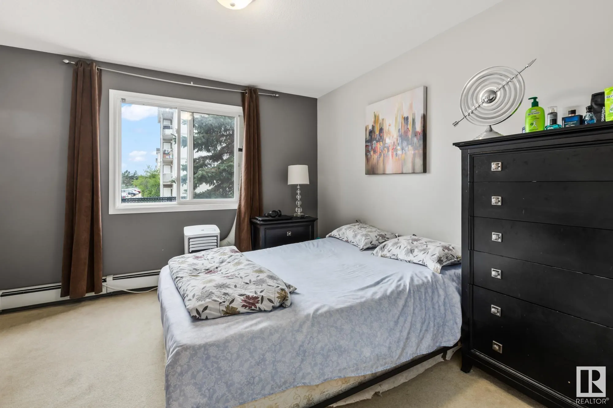 50 WOODSMERE Close