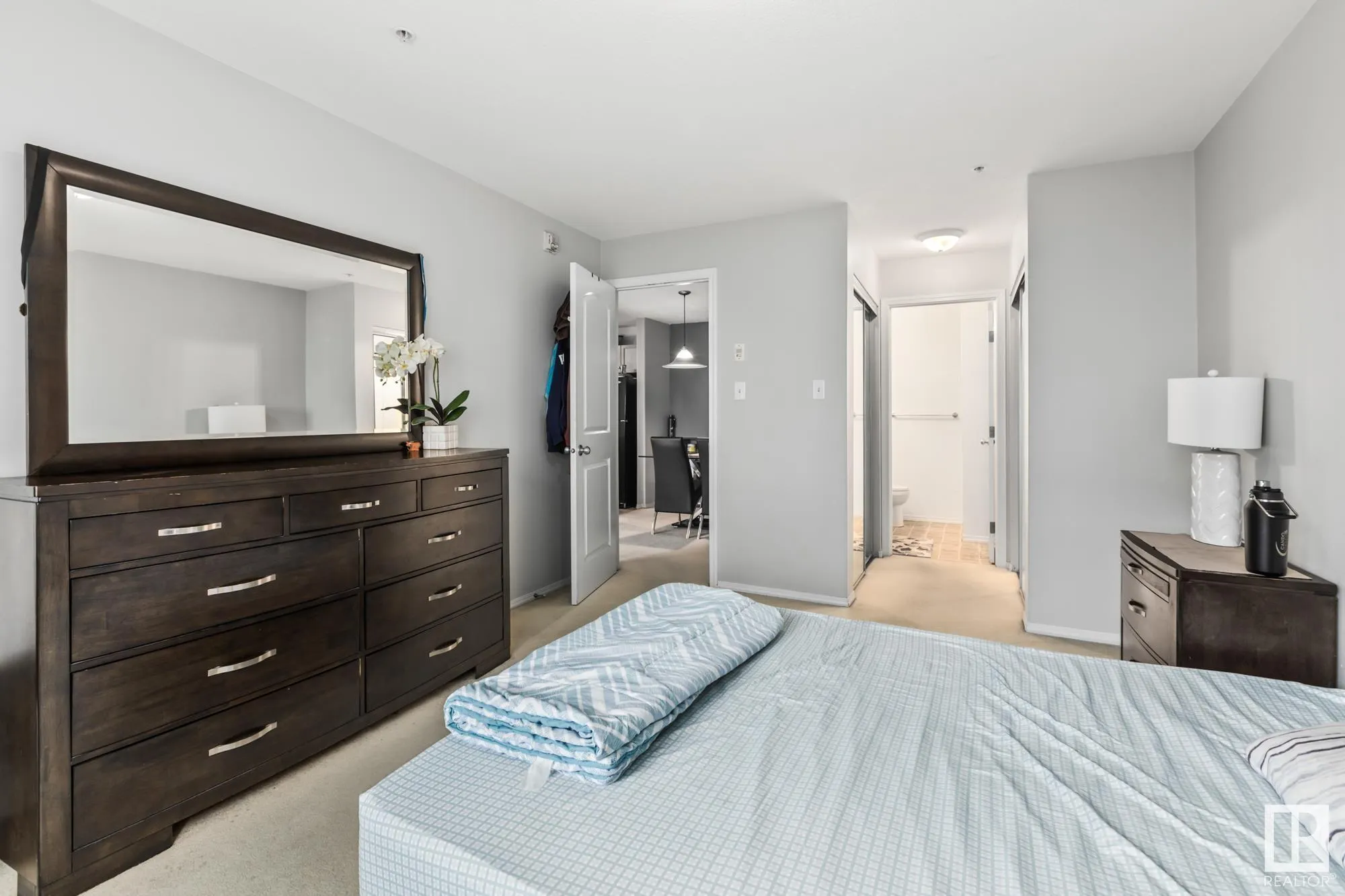 50 WOODSMERE Close