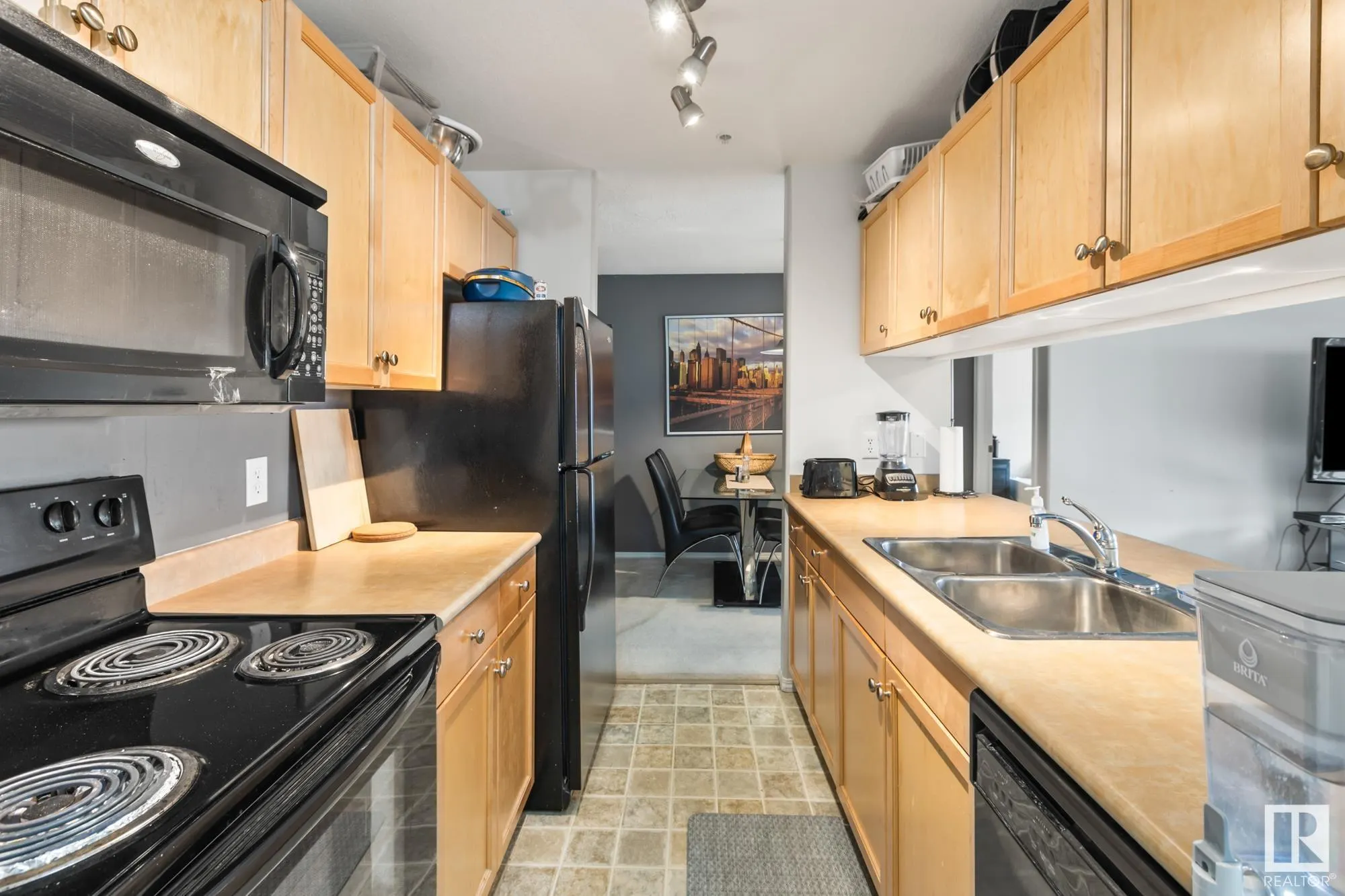 50 WOODSMERE Close