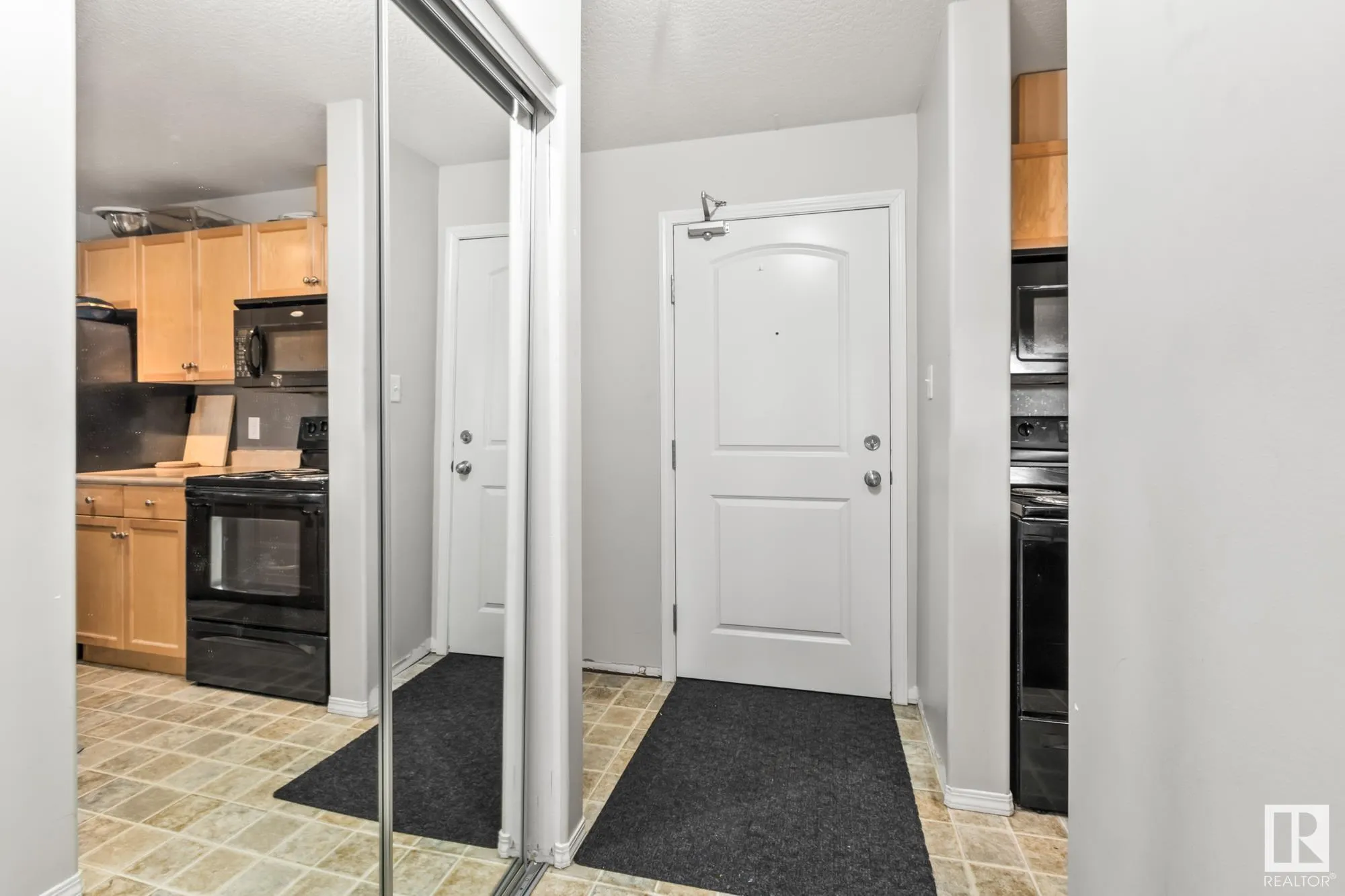 50 WOODSMERE Close