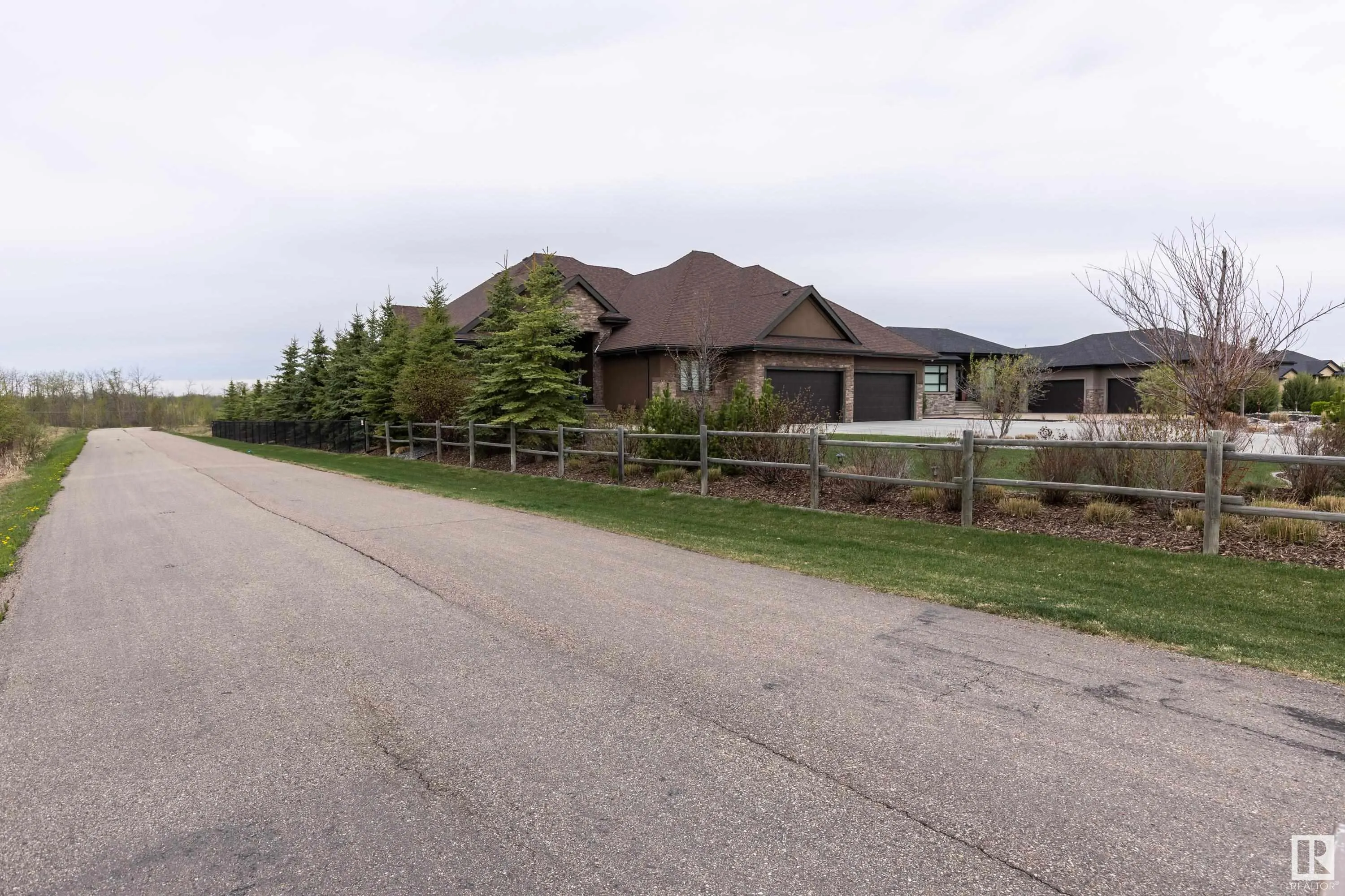 272 52367 RGE ROAD 223