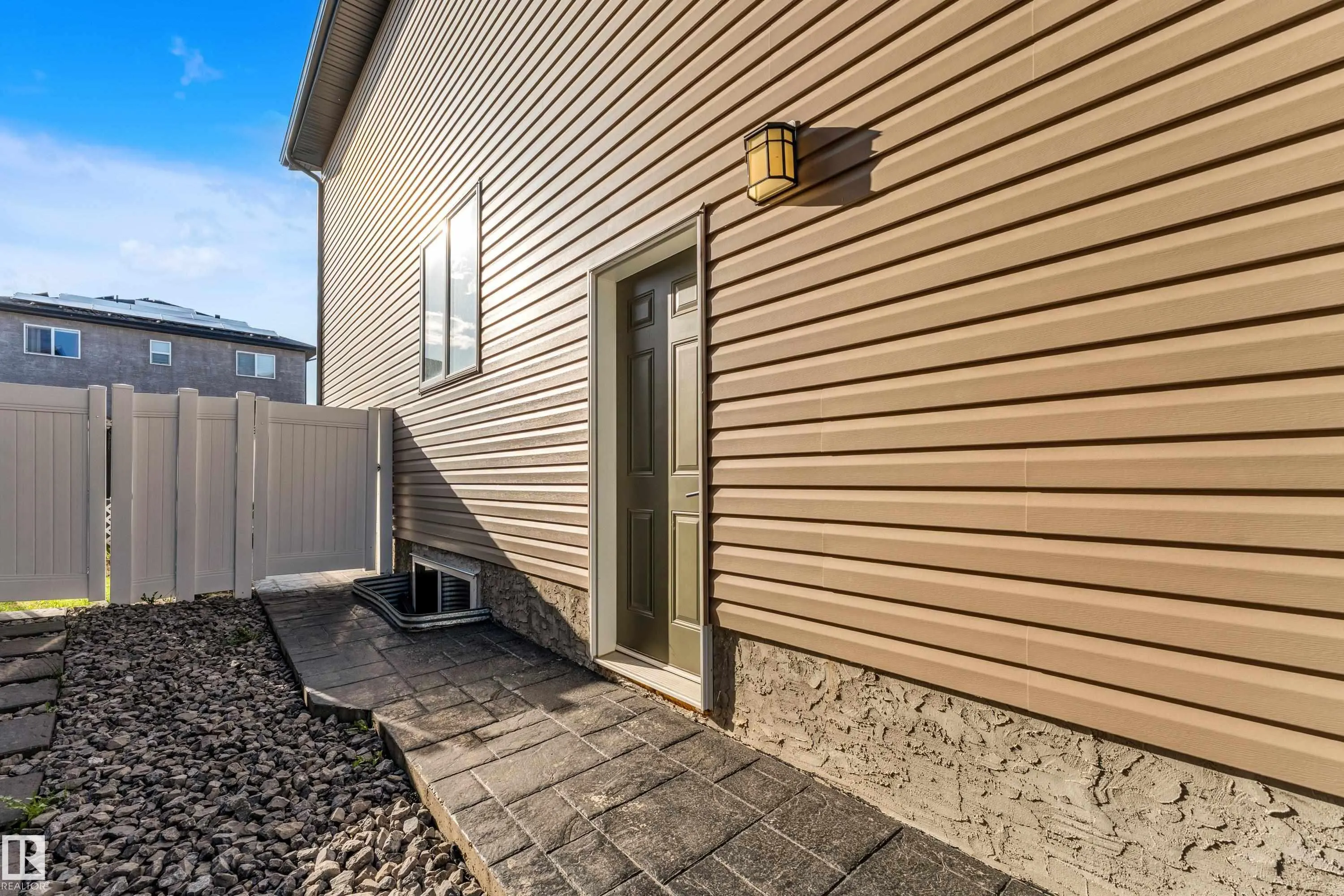 16756 60 Street